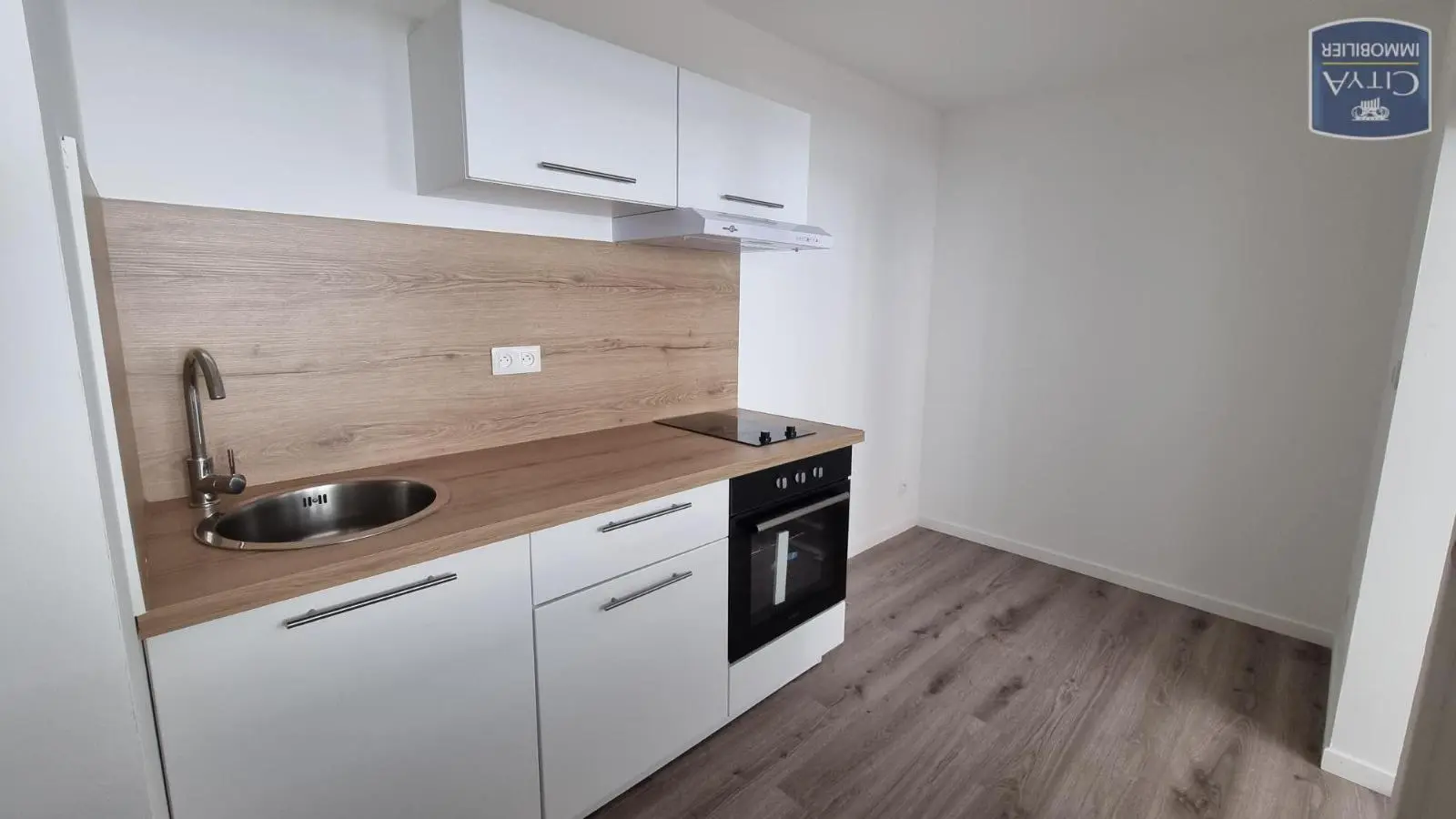 Photo 1 Appartement 1 pièce 31.58m²