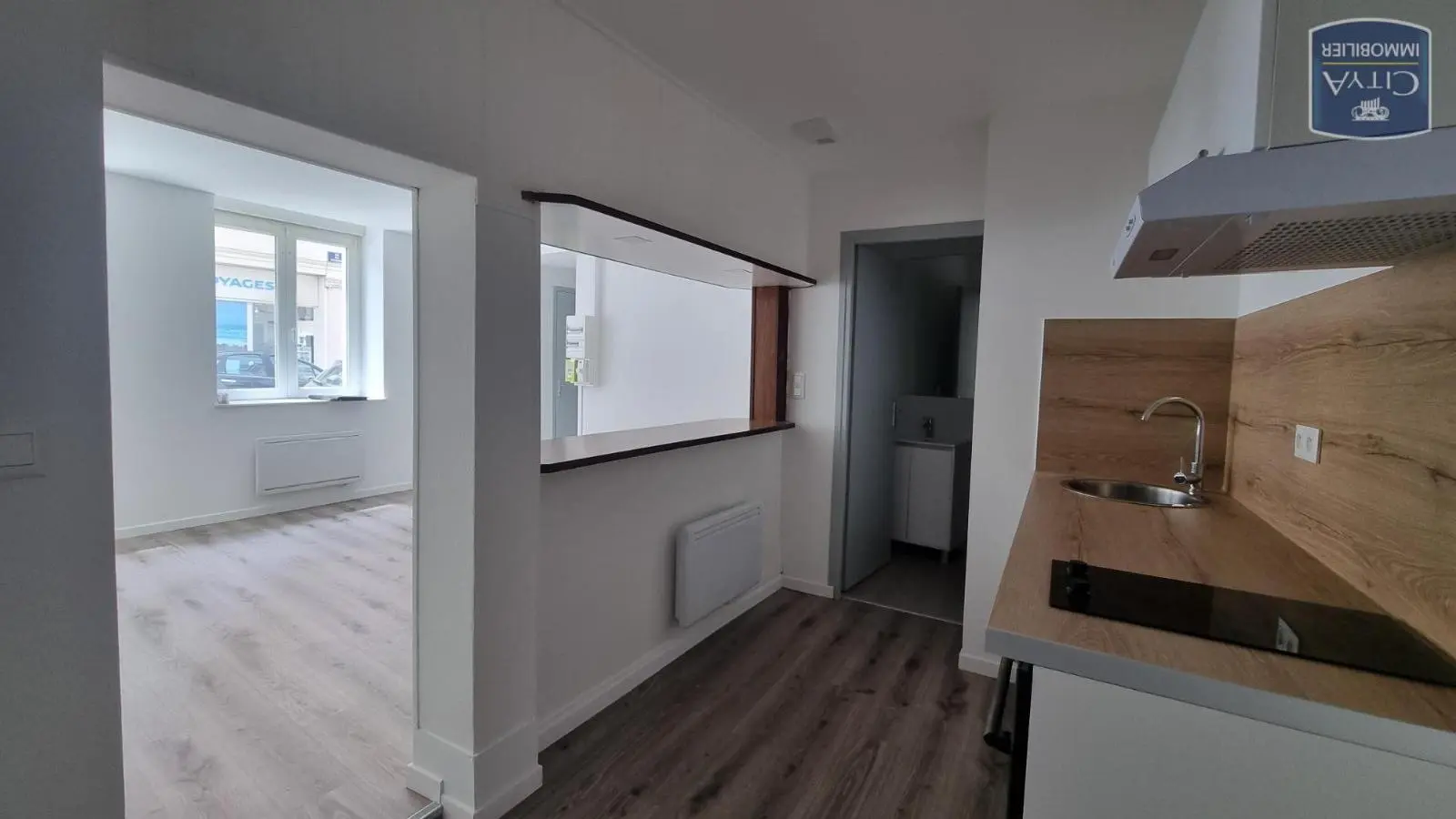 Photo 2 Appartement 1 pièce 31.58m²