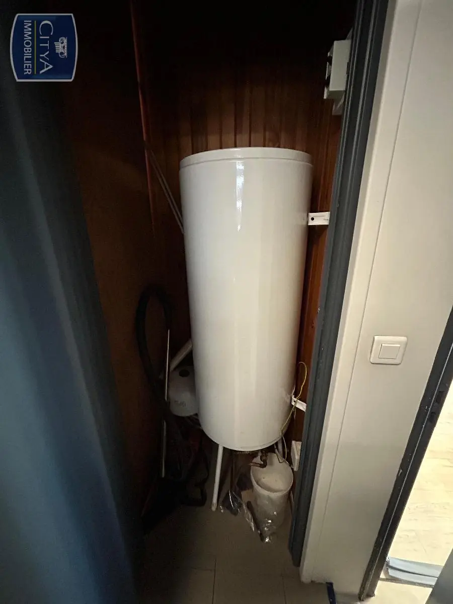 Photo 9 Local Commercial