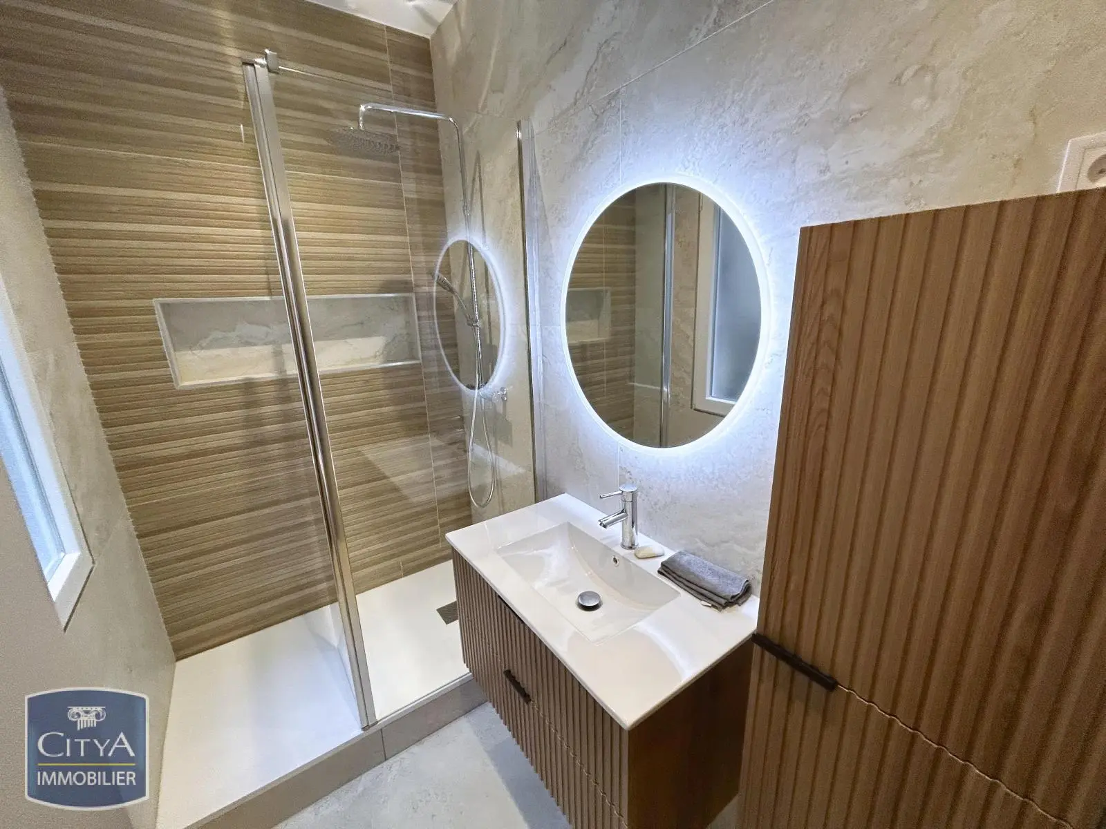Photo 9 Appartement 2 pièces 56.3m²