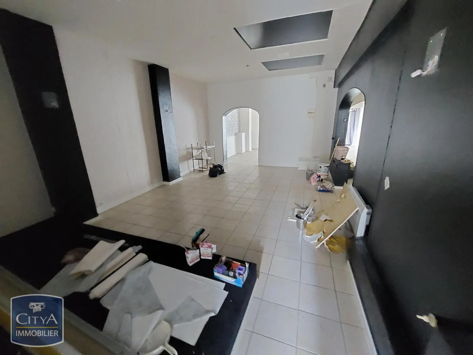 Photo 3 local commercial Tergnier