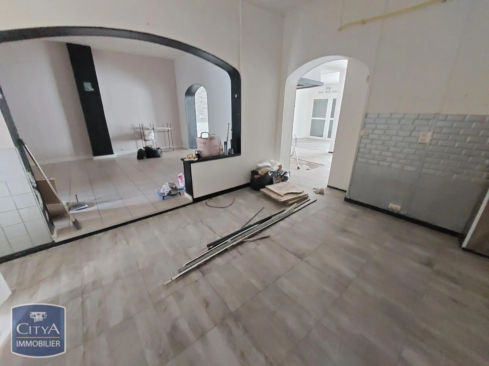 Photo 5 local commercial Tergnier