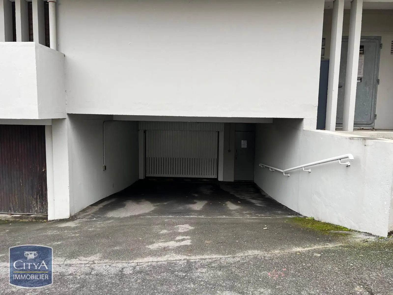 Photo 1 Parking 12m²