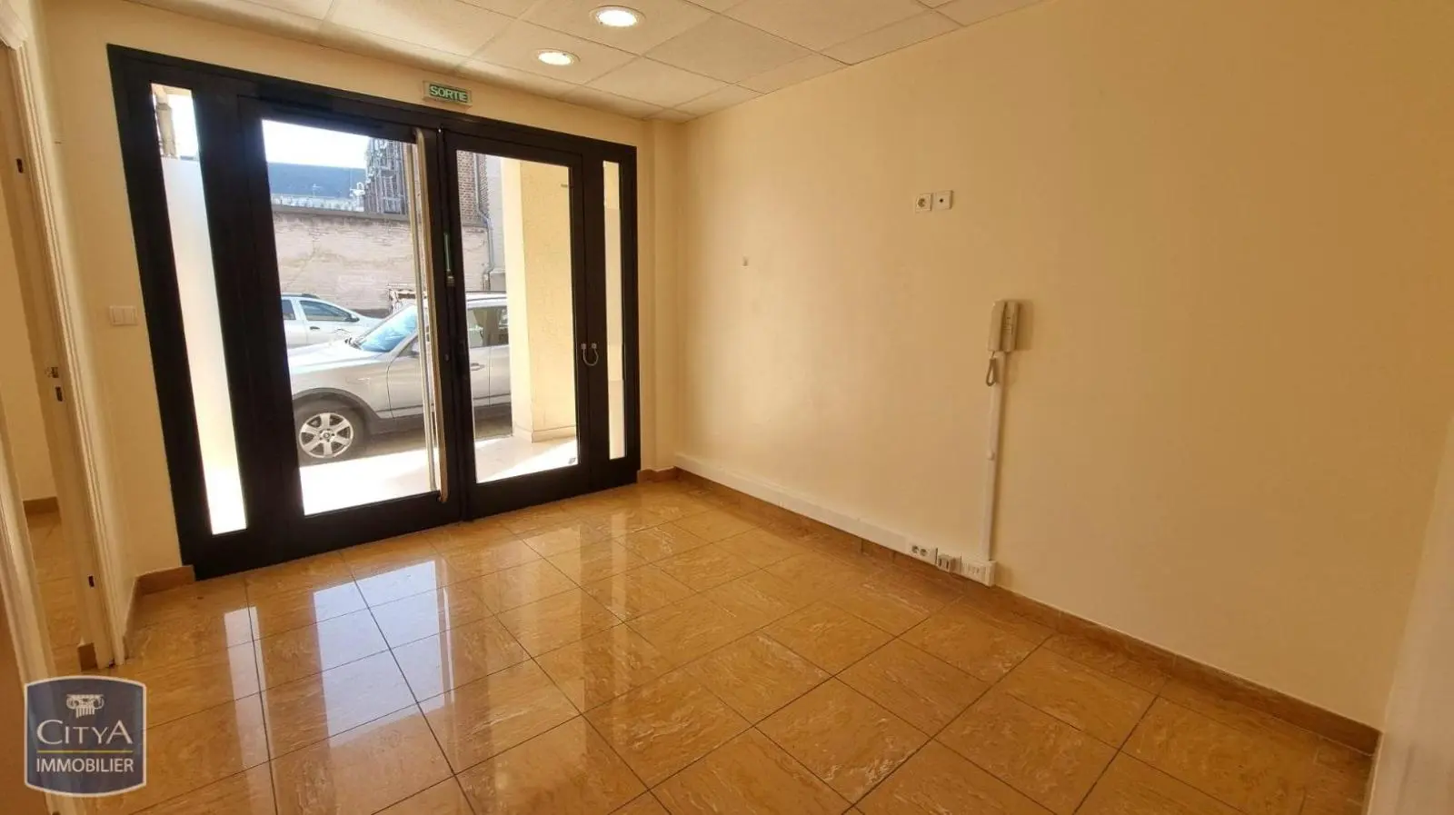 Photo 2 Local Professionnel 2 pièces