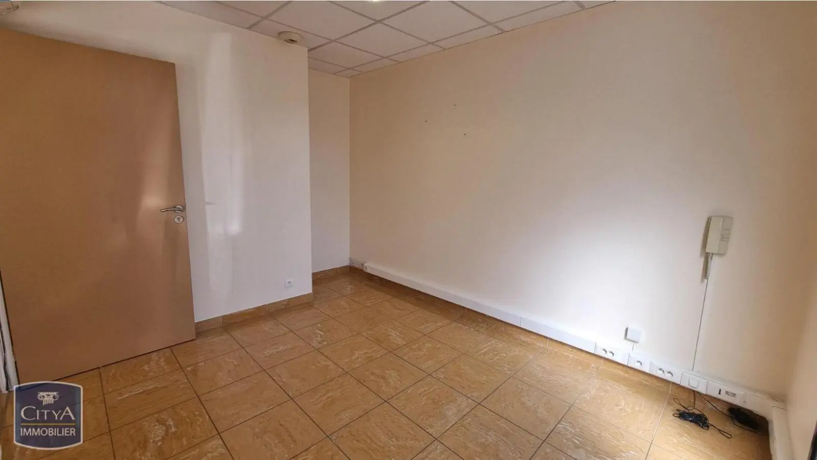 Photo 4 Local Professionnel 2 pièces