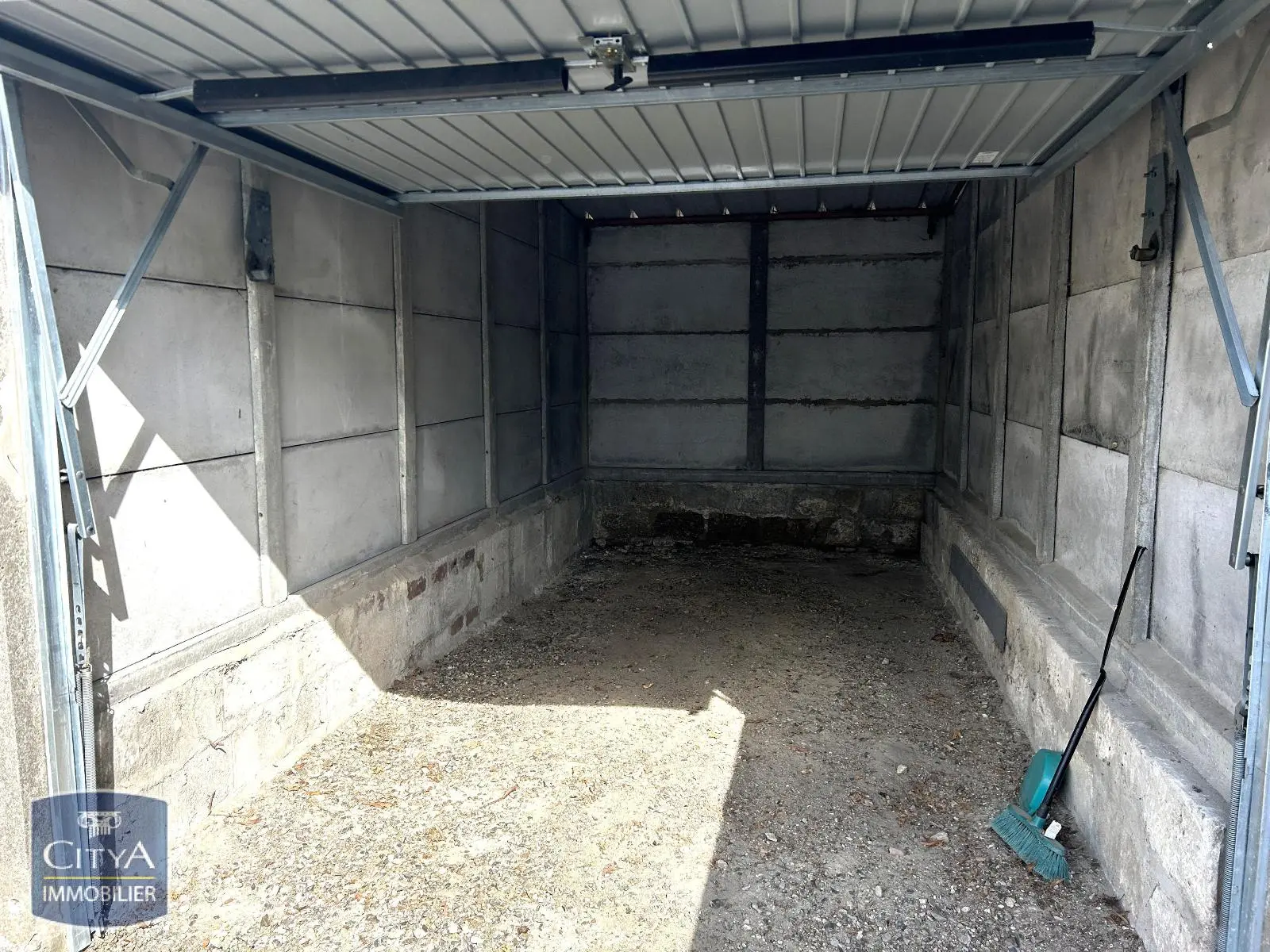 Photo 3 Parking 12m²