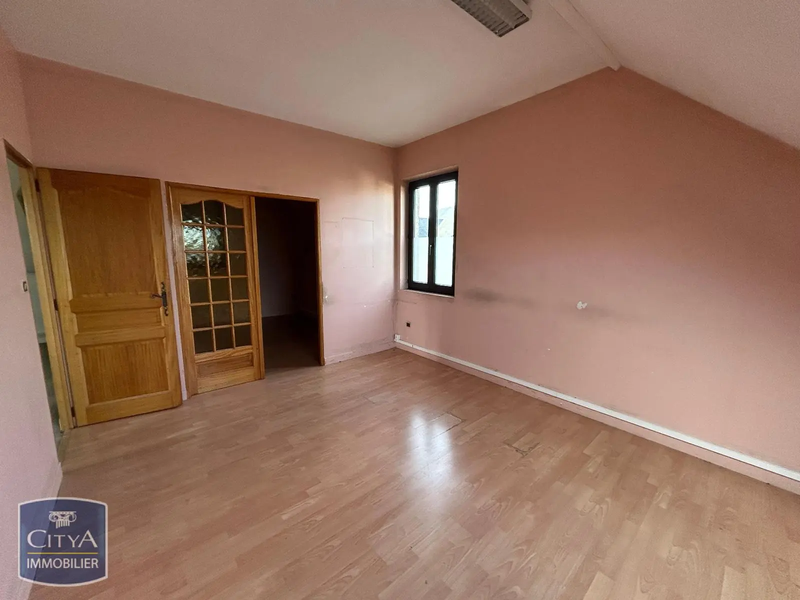 Photo 12 Local Commercial