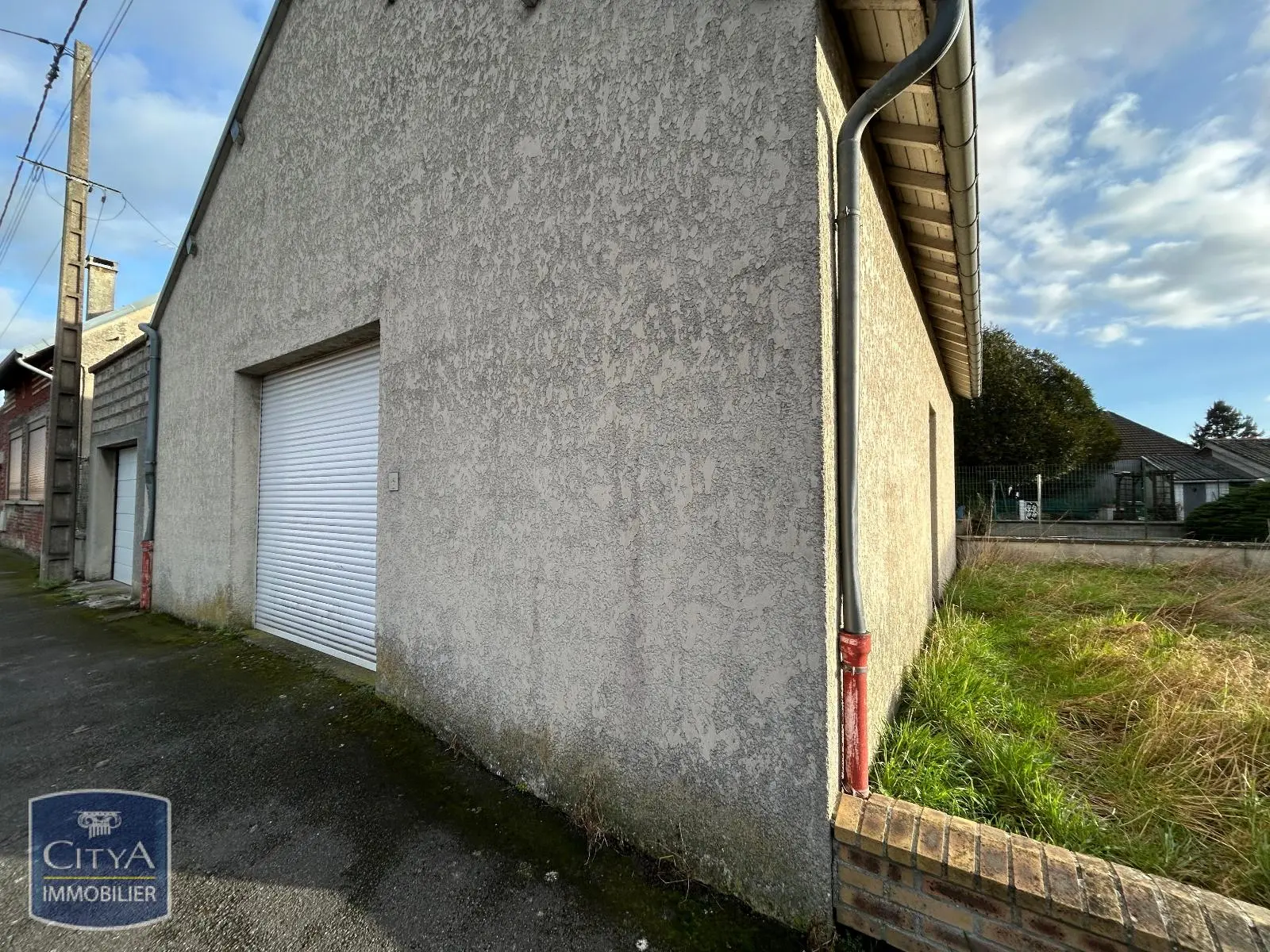 Photo 16 Local Commercial