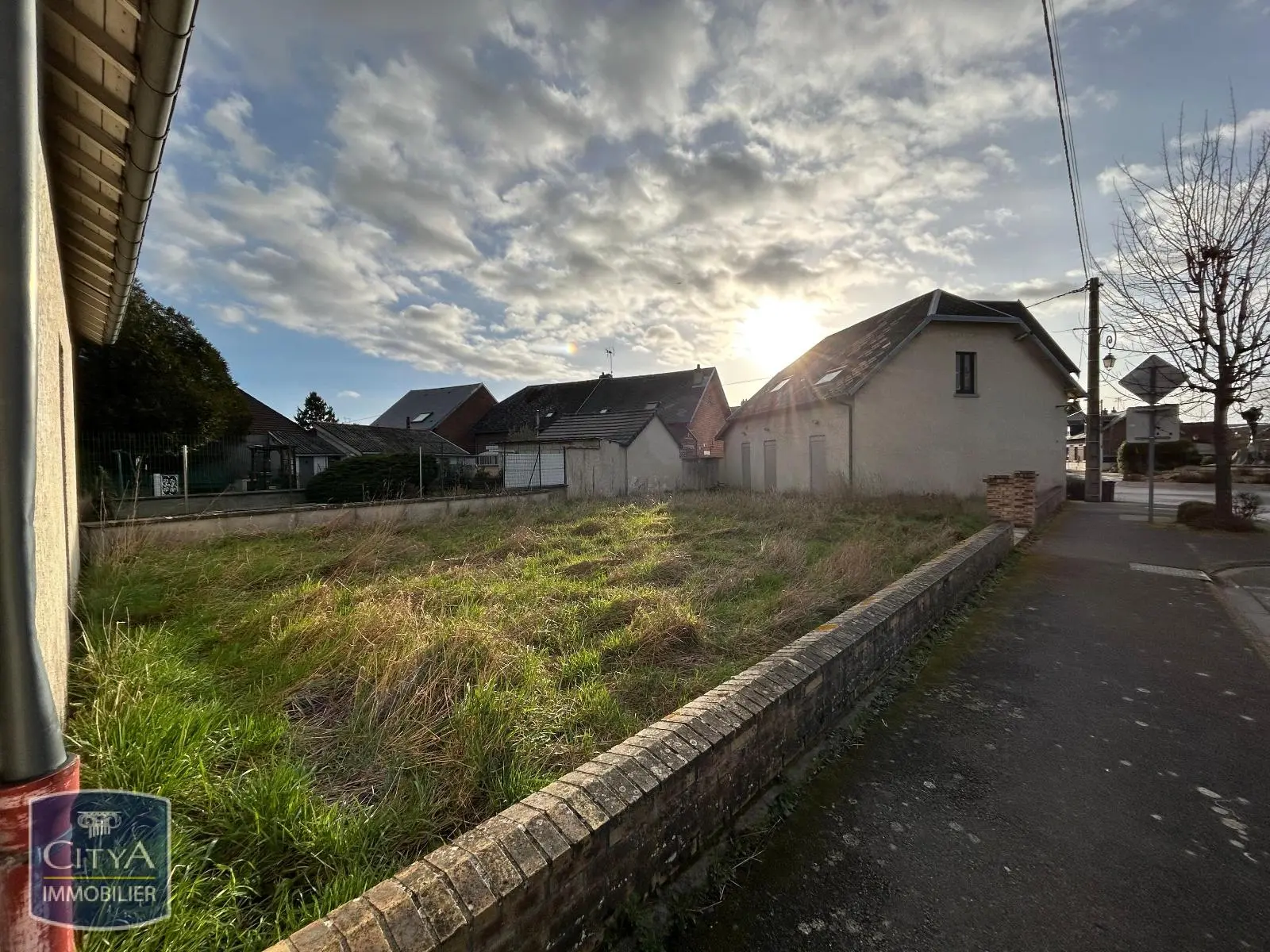 Photo 17 Local Commercial