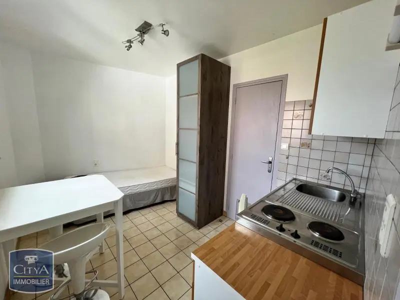 Photo 1 Appartement 1 pièce 15.28m²