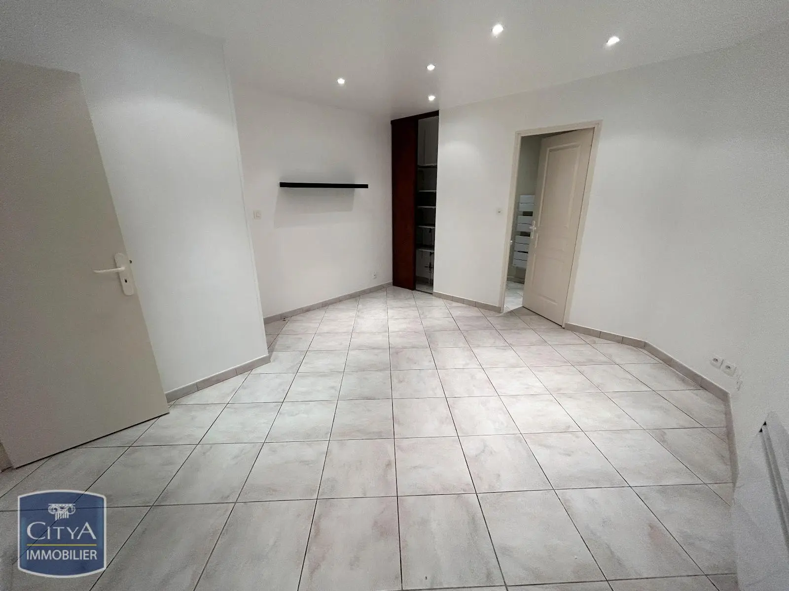 Photo 2 Appartement 1 pièce 32.54m²