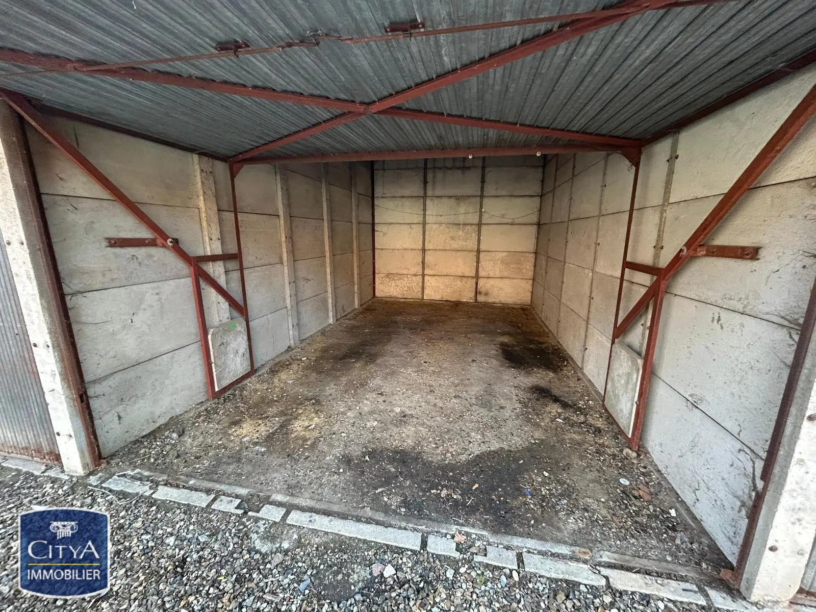 Photo 2 Parking