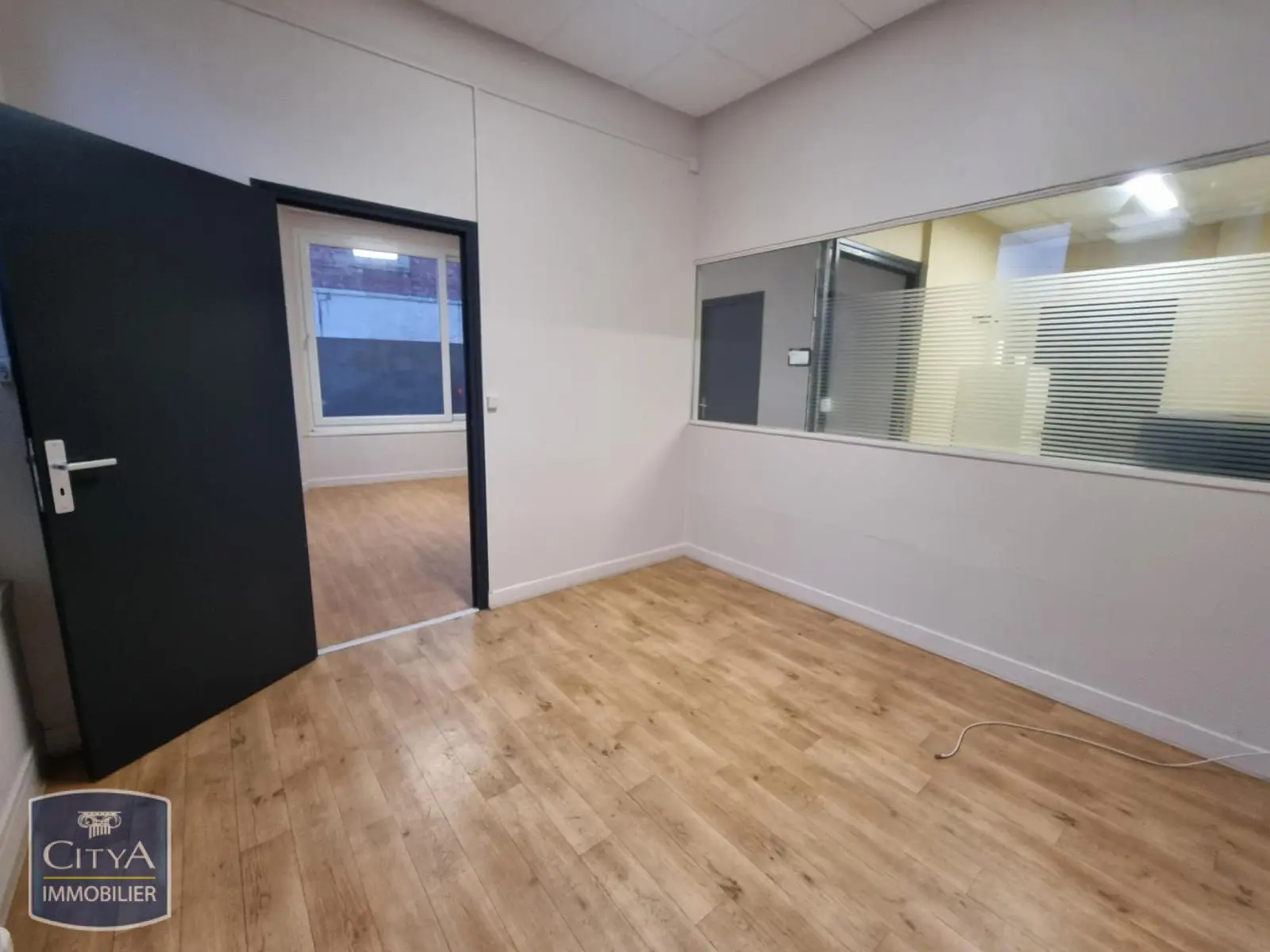 Photo 4 Local Commercial