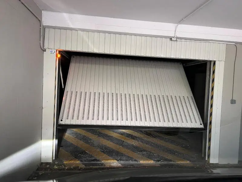 Photo 3 Parking