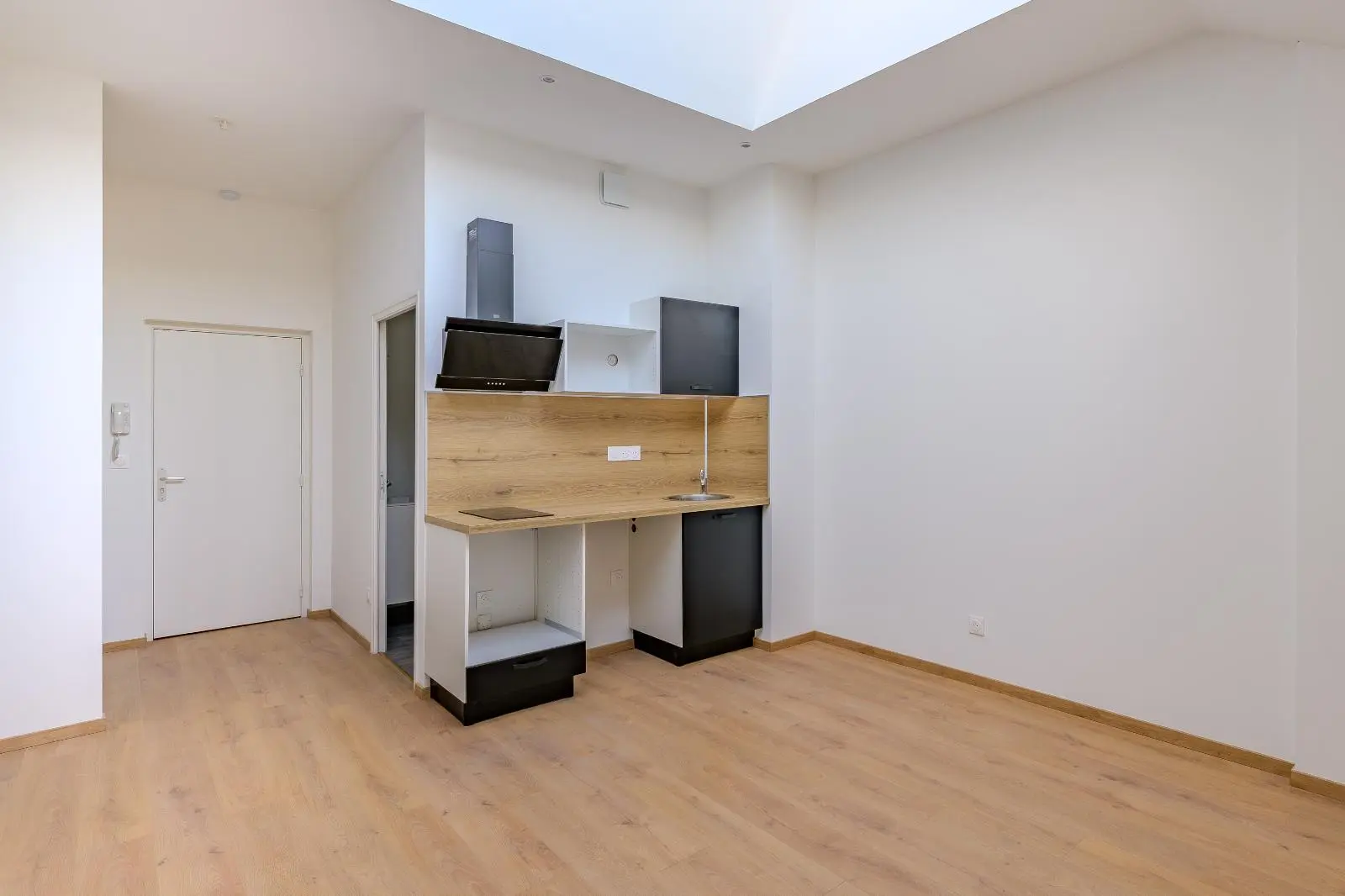 Photo 2 Appartement 1 pièce 24.61m²