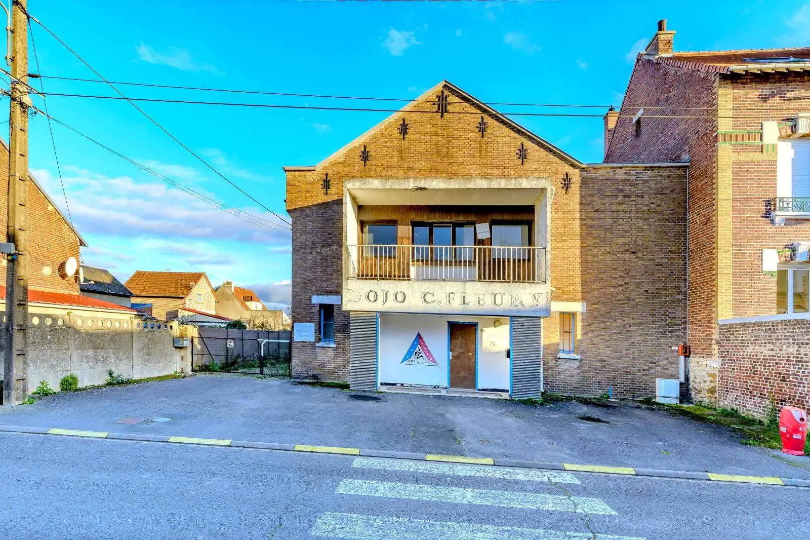 Photo 1 Local Professionnel 5 pièces 475m²