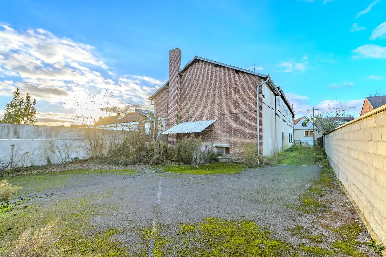 Photo 3 Local Professionnel 5 pièces 475m²