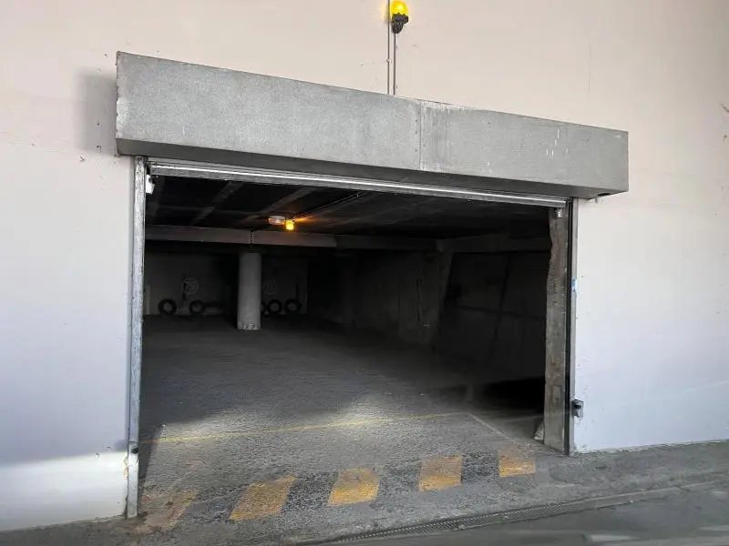 Photo 3 Parking