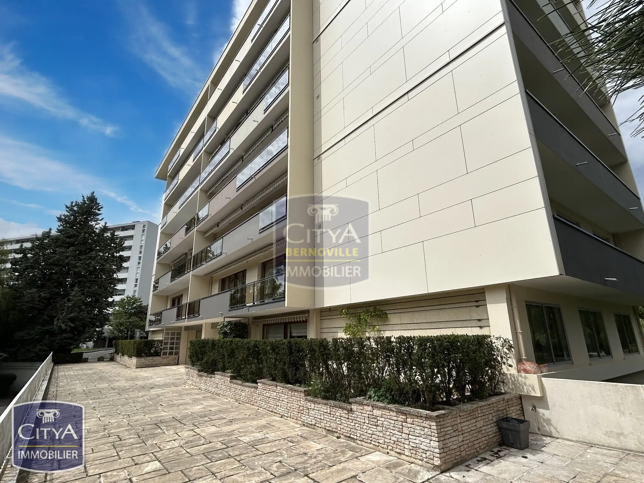 Photo 1 Appartement 6 pièces 145.95m²