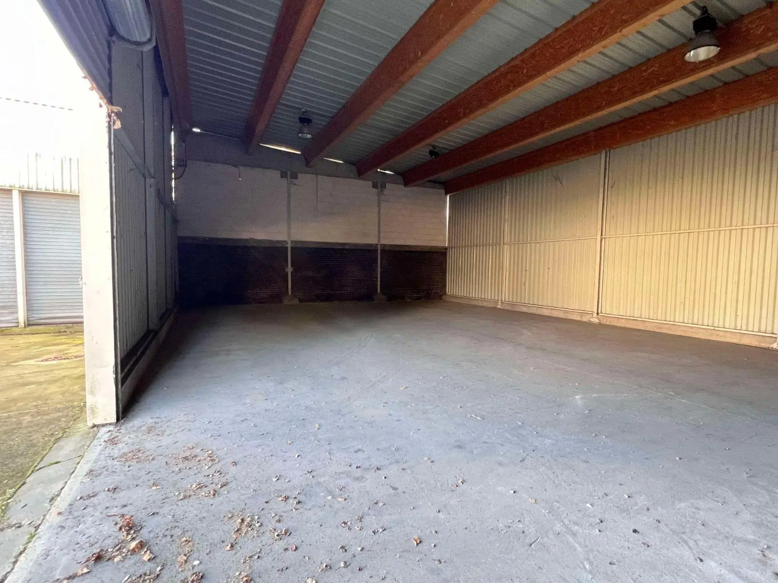 Photo 13 Local Professionnel