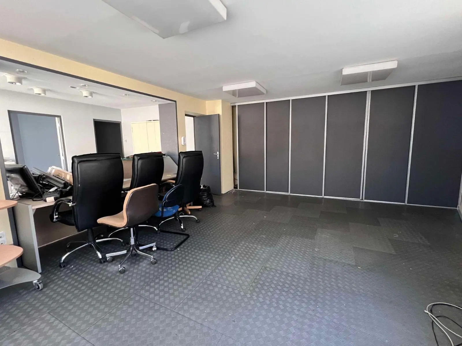 Photo 8 Local Professionnel