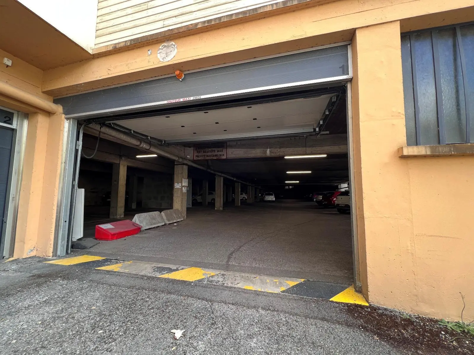Photo 1 Parking