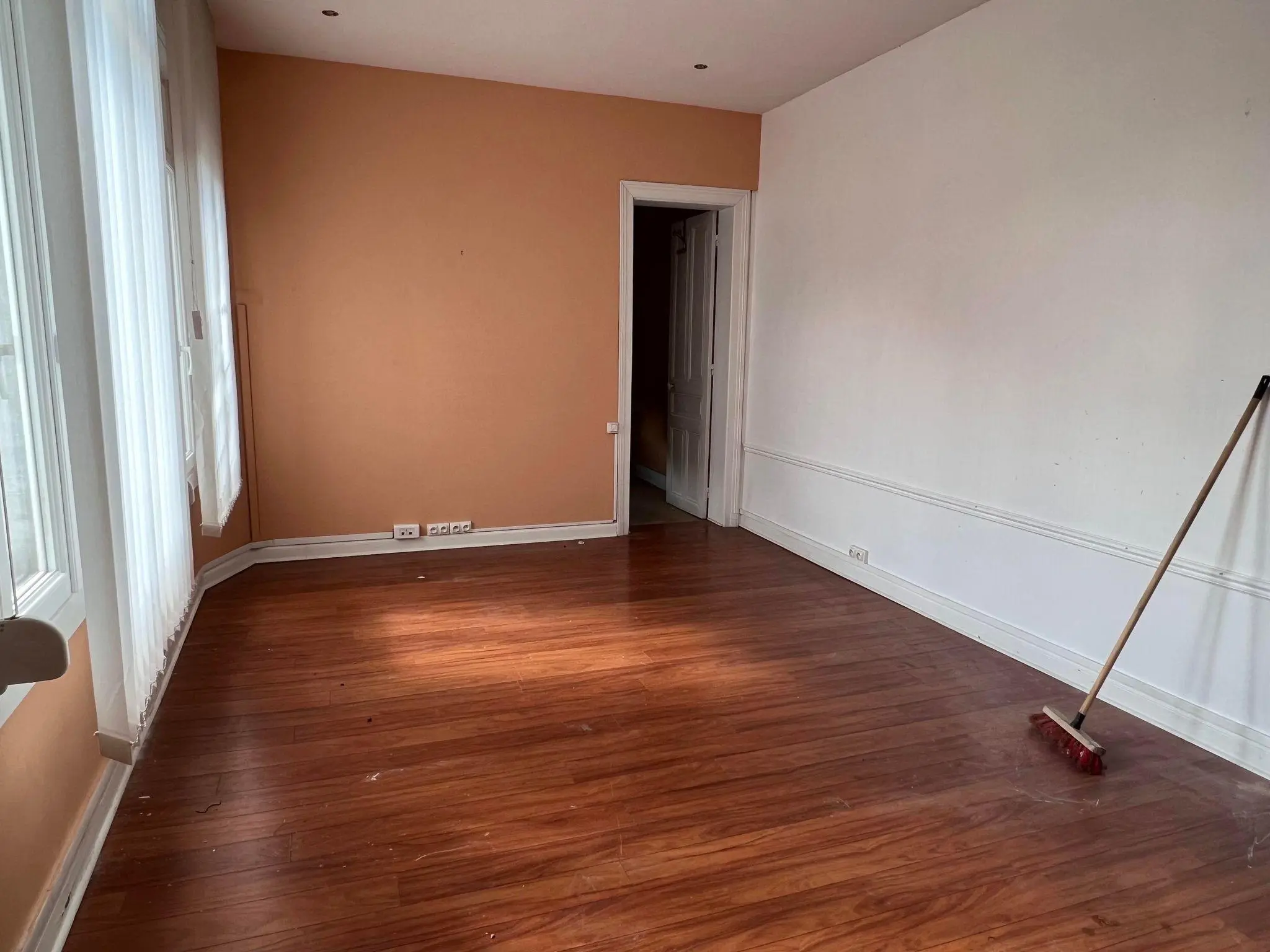 Photo 8 Maison 10 pièces 200m²