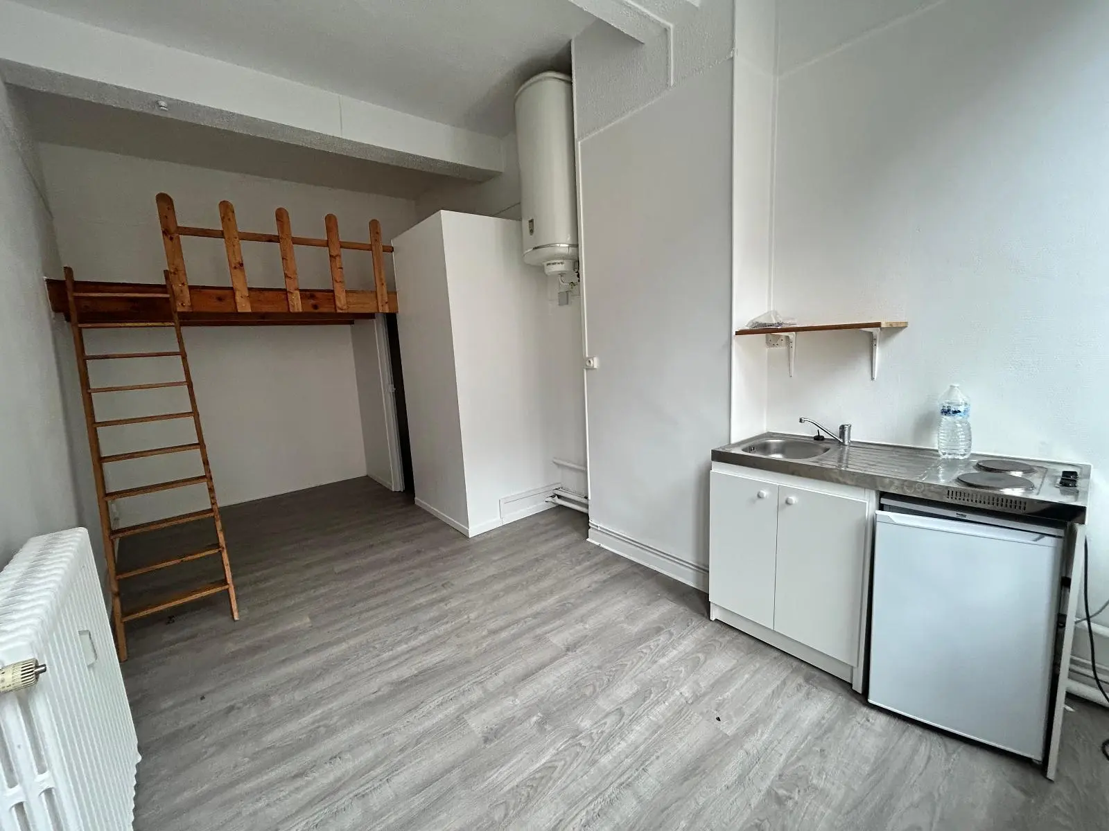 Photo 1 Appartement 1 pièce 18m²