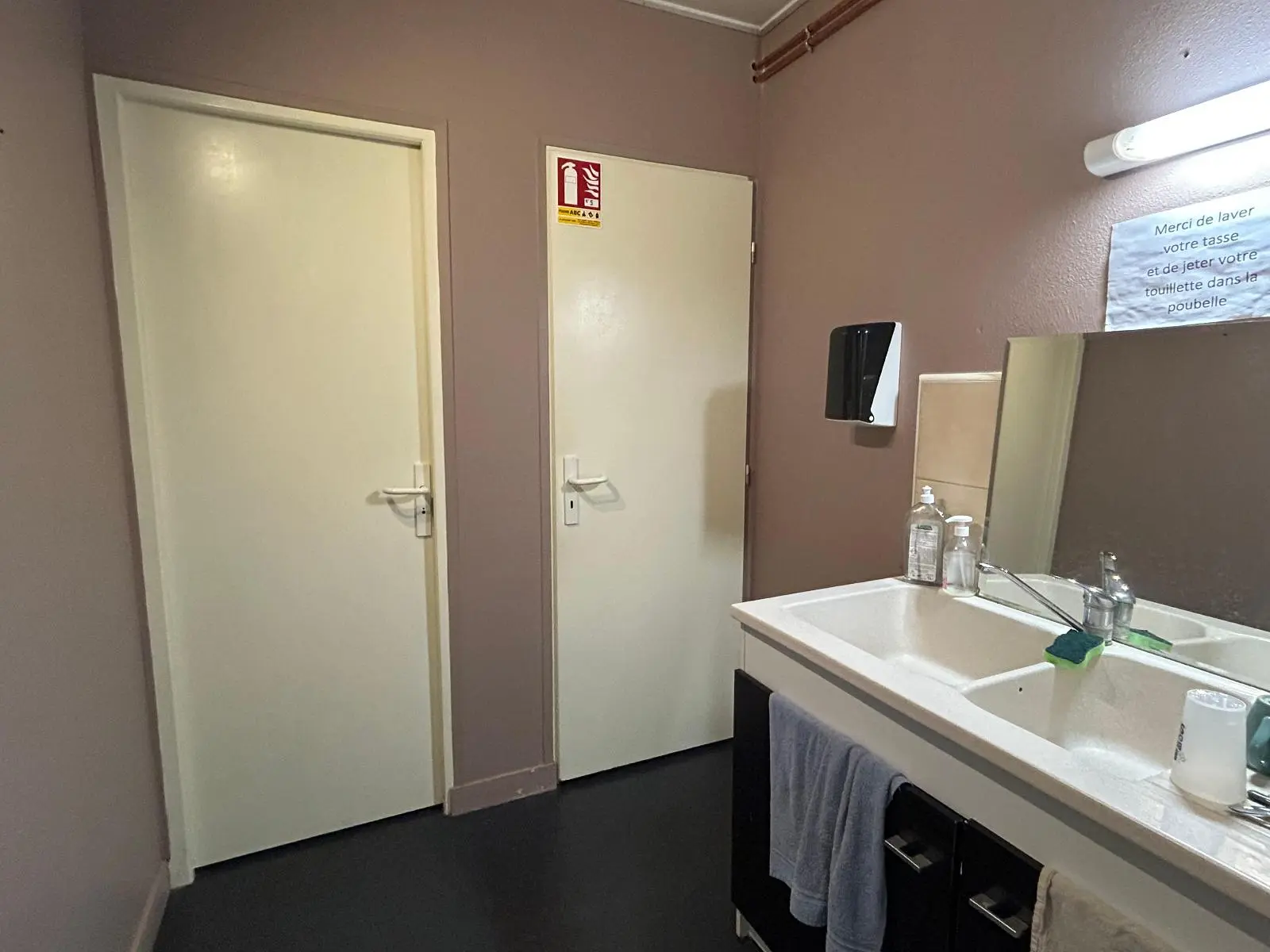 Photo 14 Local Commercial 240m²