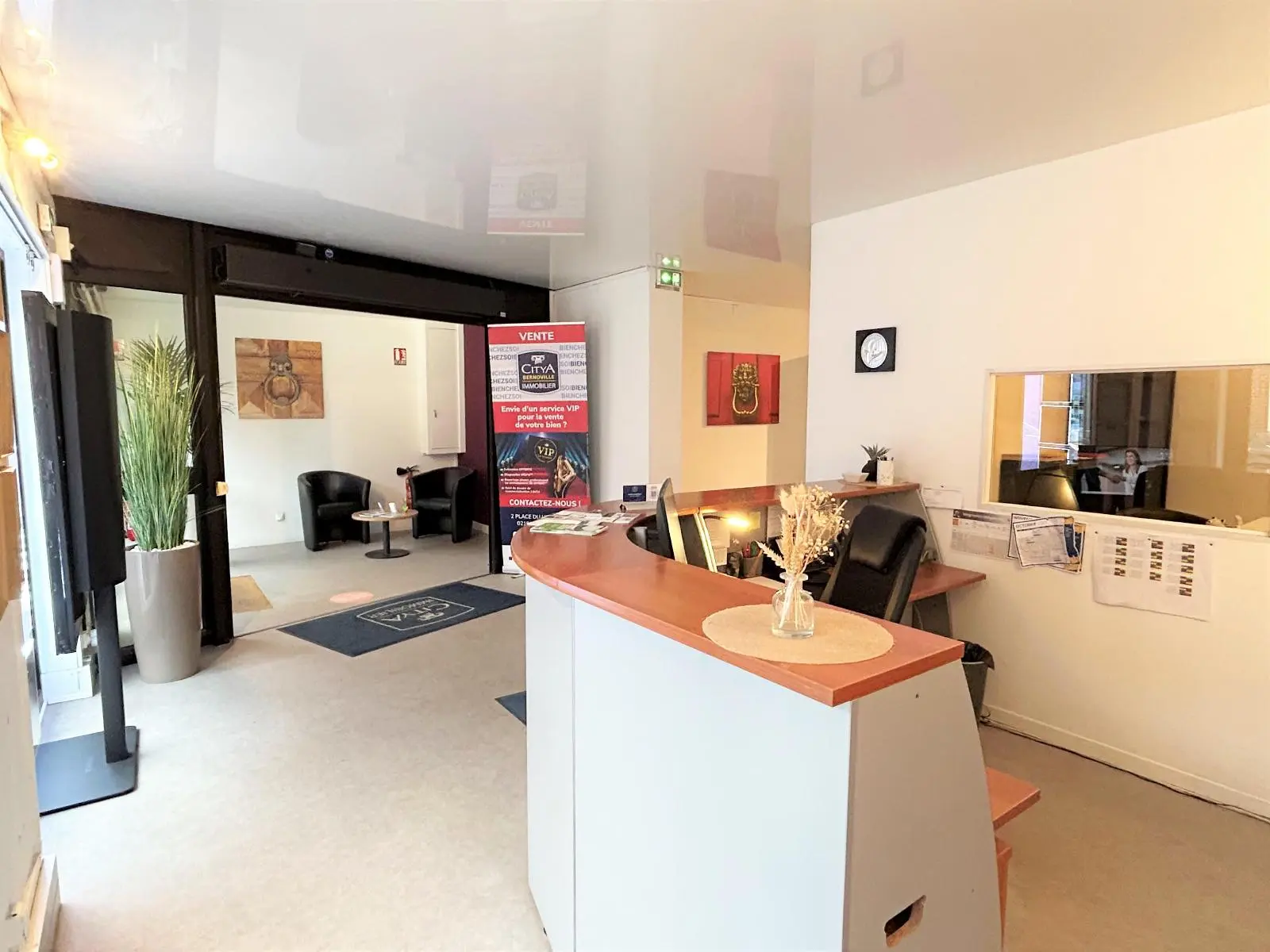 Photo 1 Local Commercial 240m²