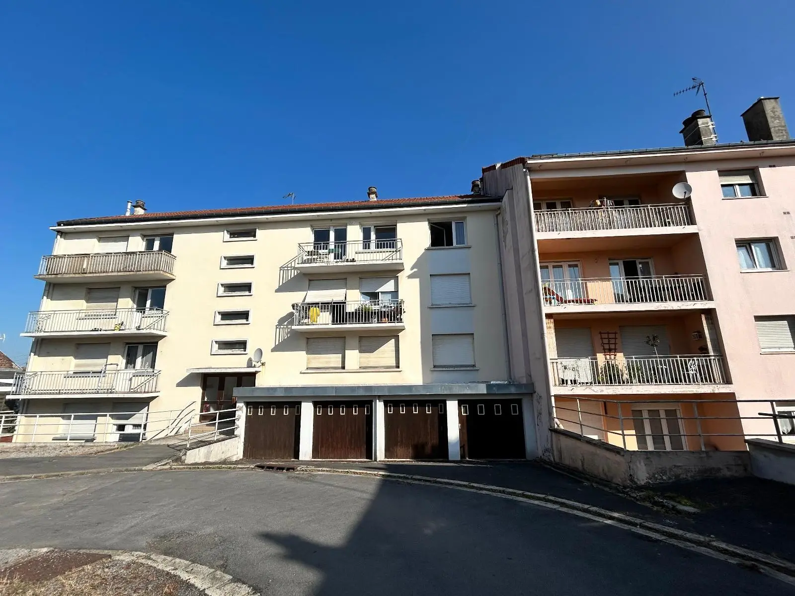 Photo 1 Parking 15m²