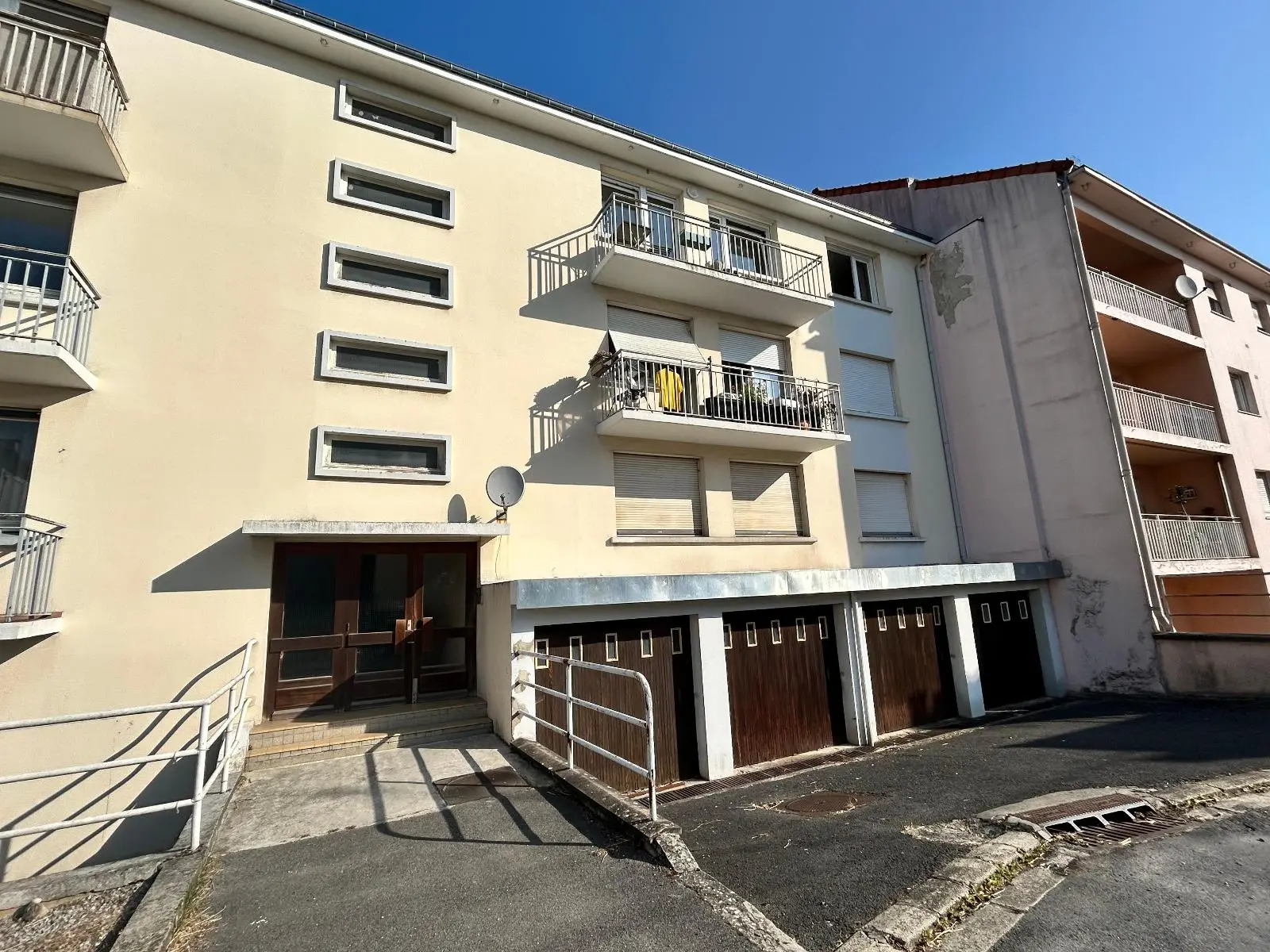 Photo 2 Parking 15m²