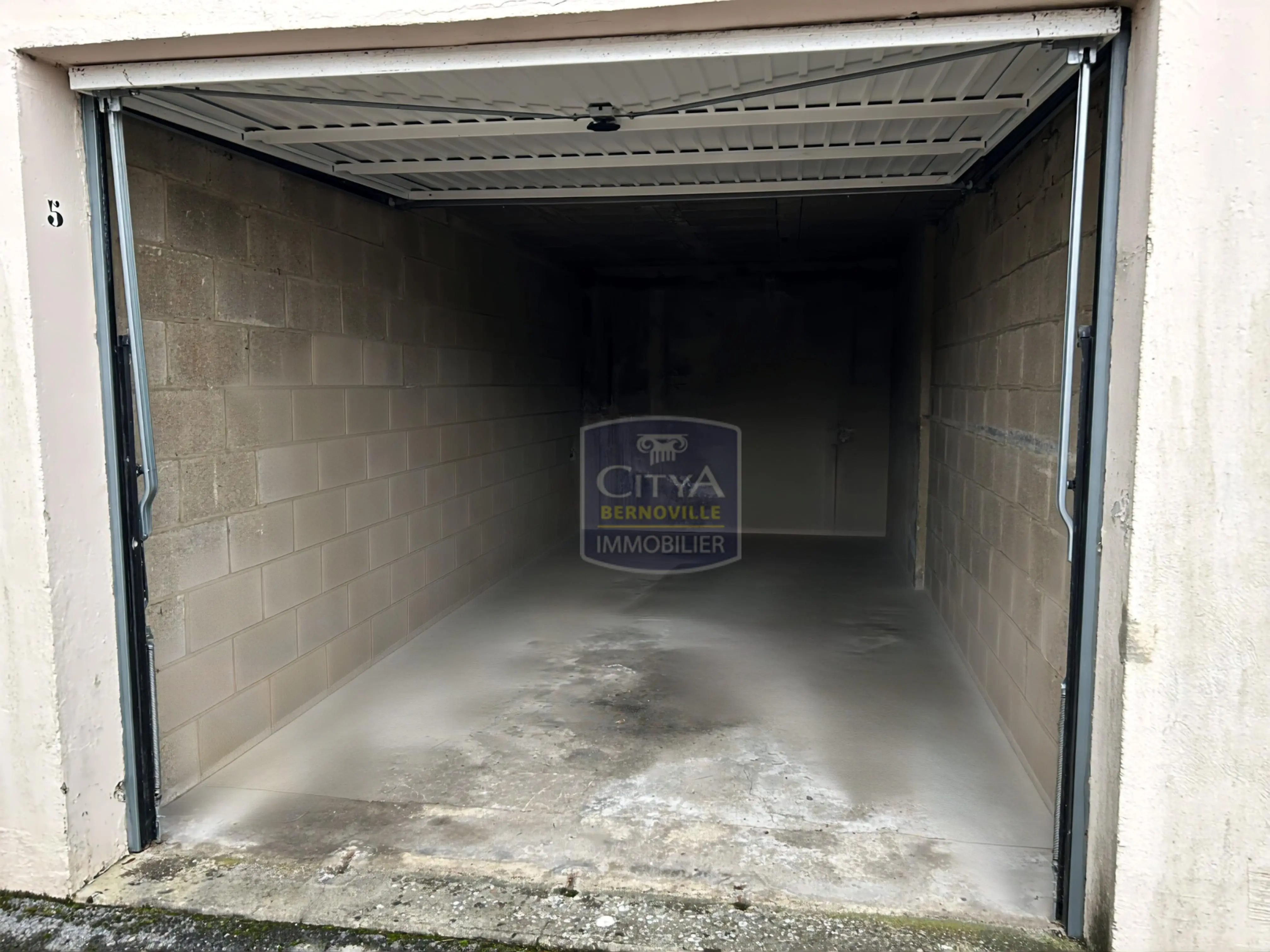 Photo 2 Parking 15m²