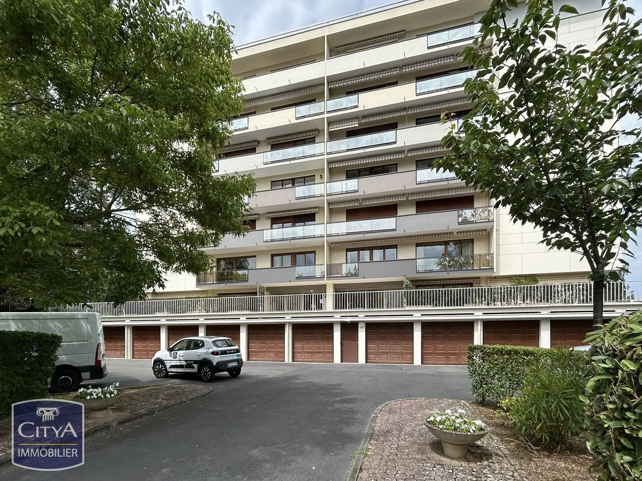 Photo 1 Appartement 6 pièces 145.95m²