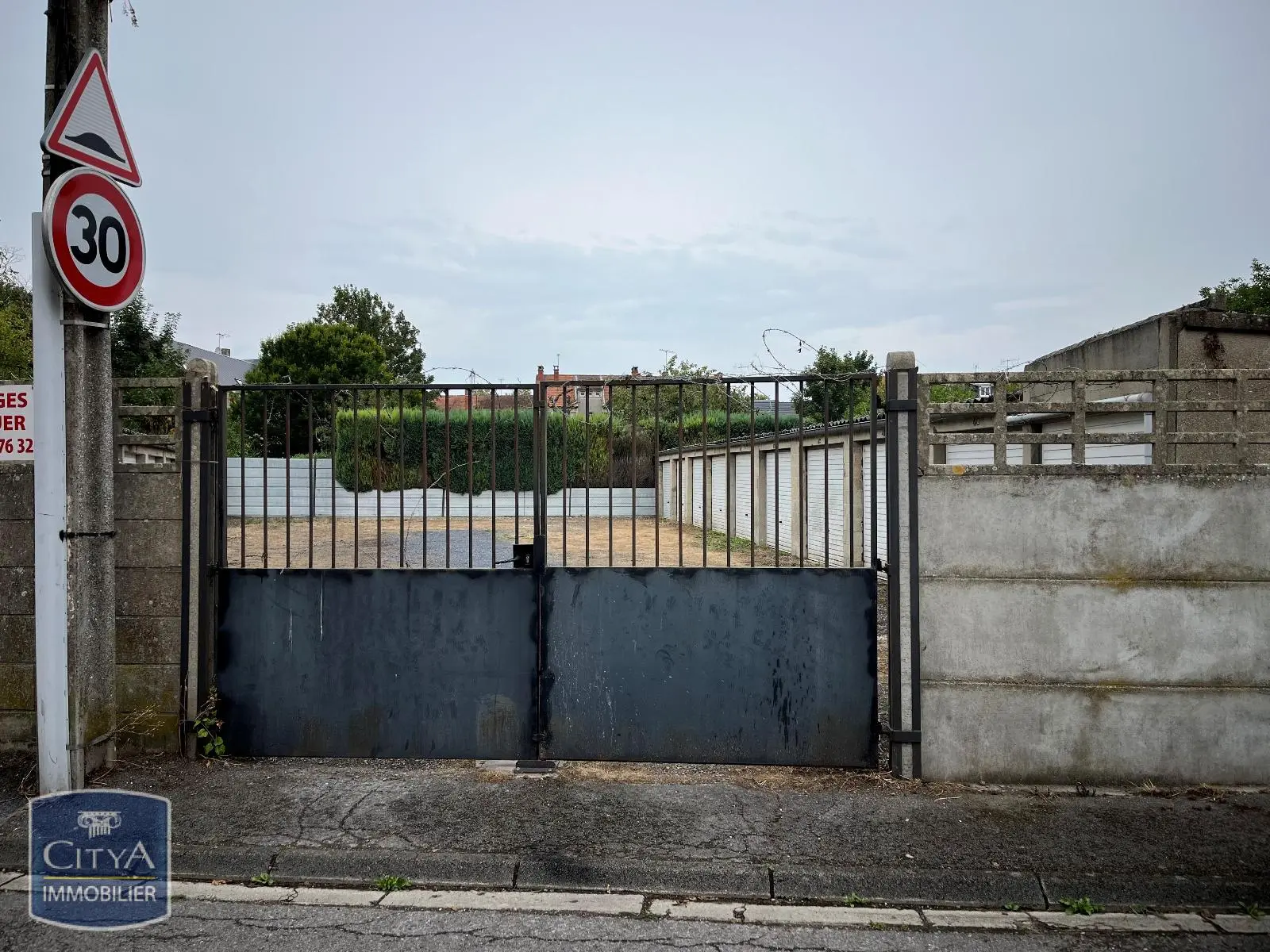 Photo 1 Parking 12m²