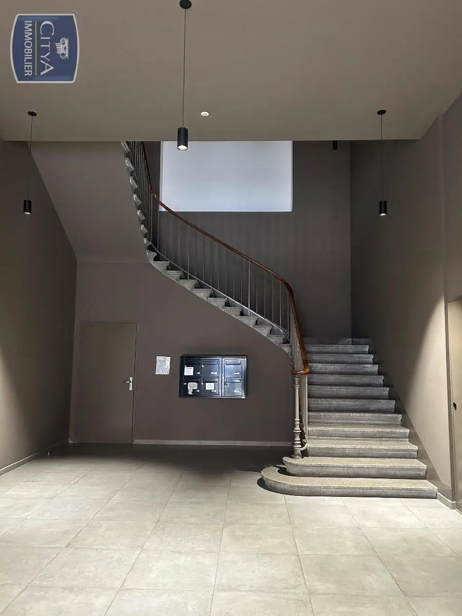 Photo 6 Local Commercial