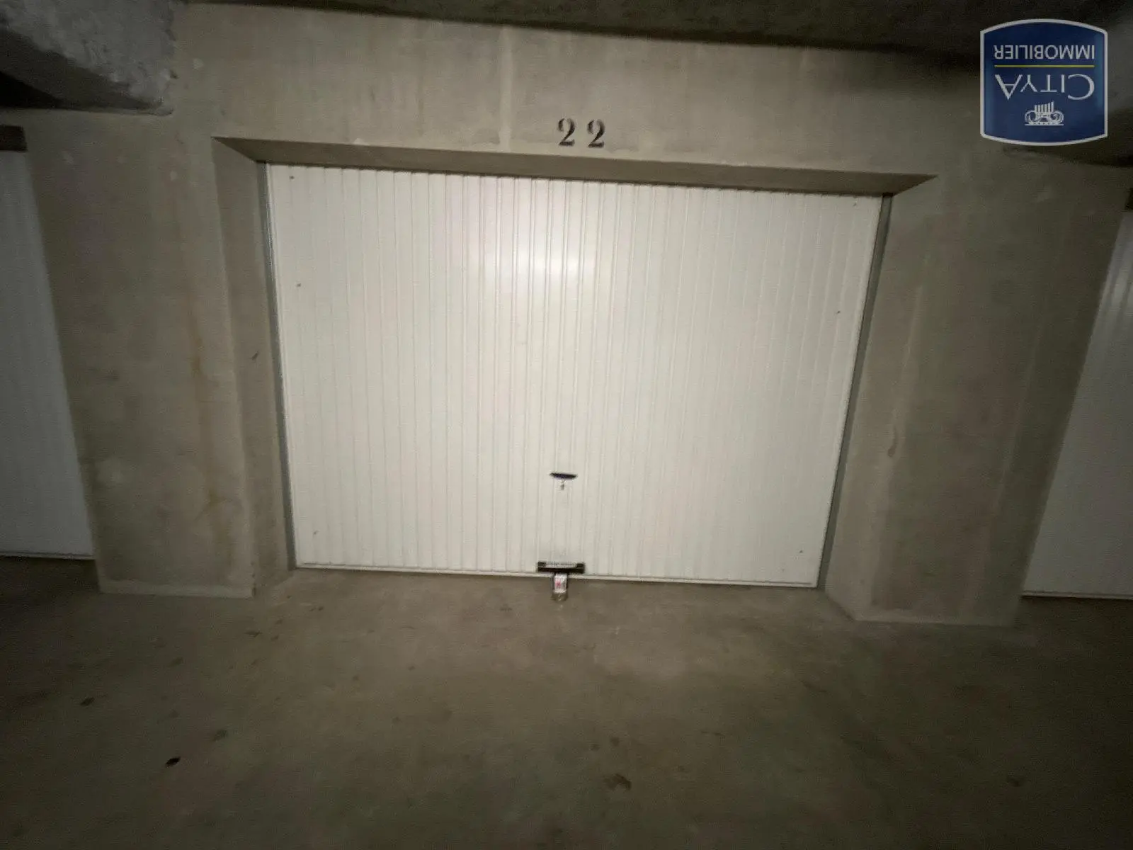 Photo 1 Parking