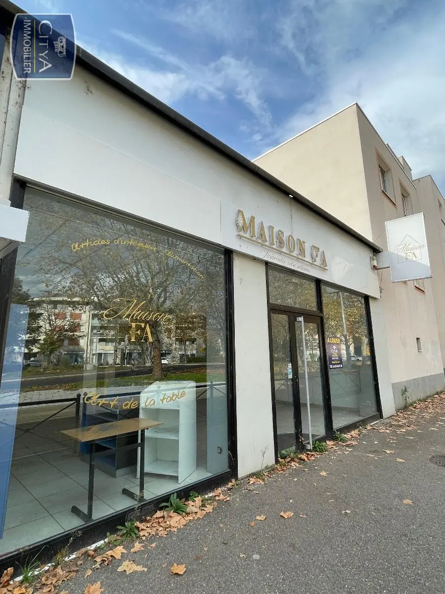 Photo 2 Local Professionnel