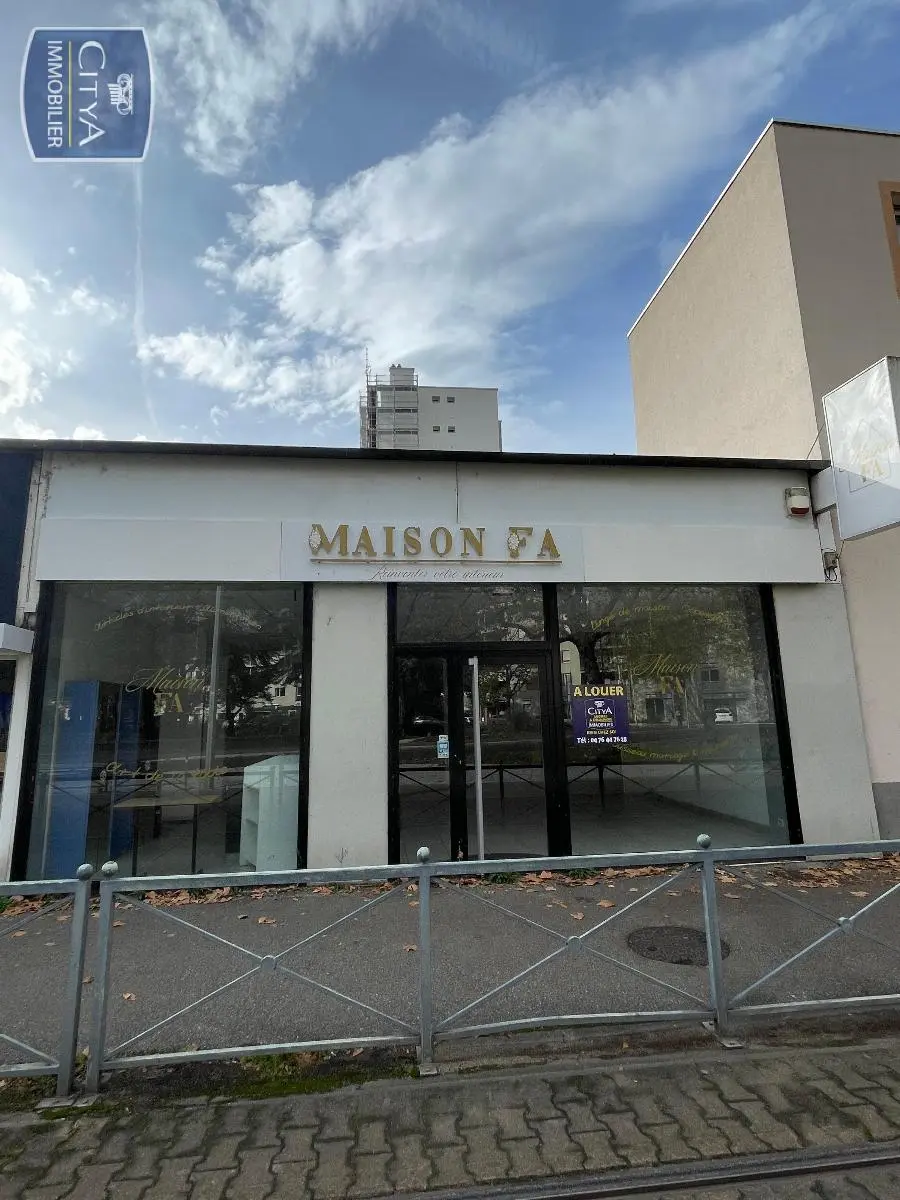 Photo 1 Local Professionnel