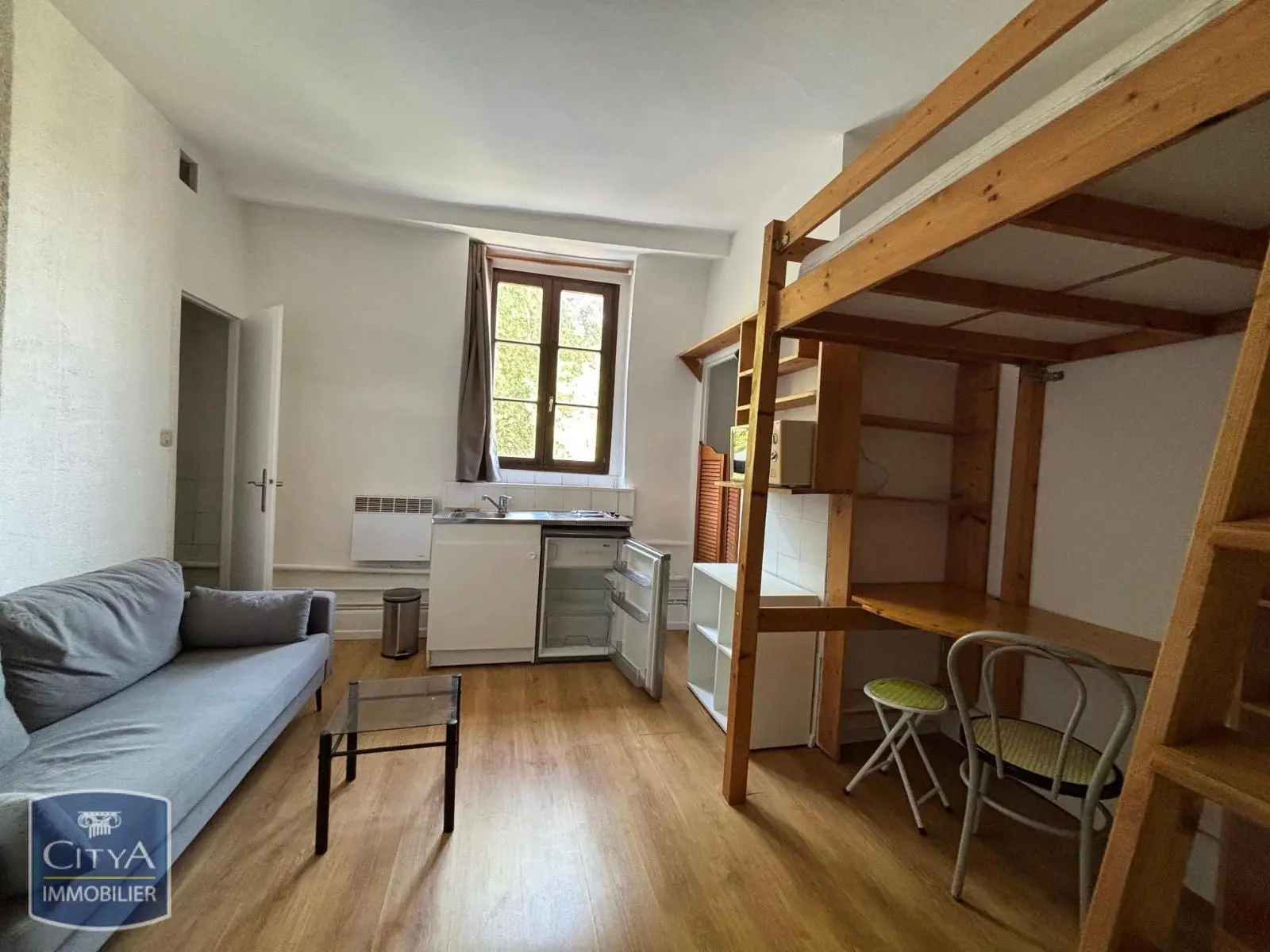 Photo 1 Appartement 1 pièce 14.76m²