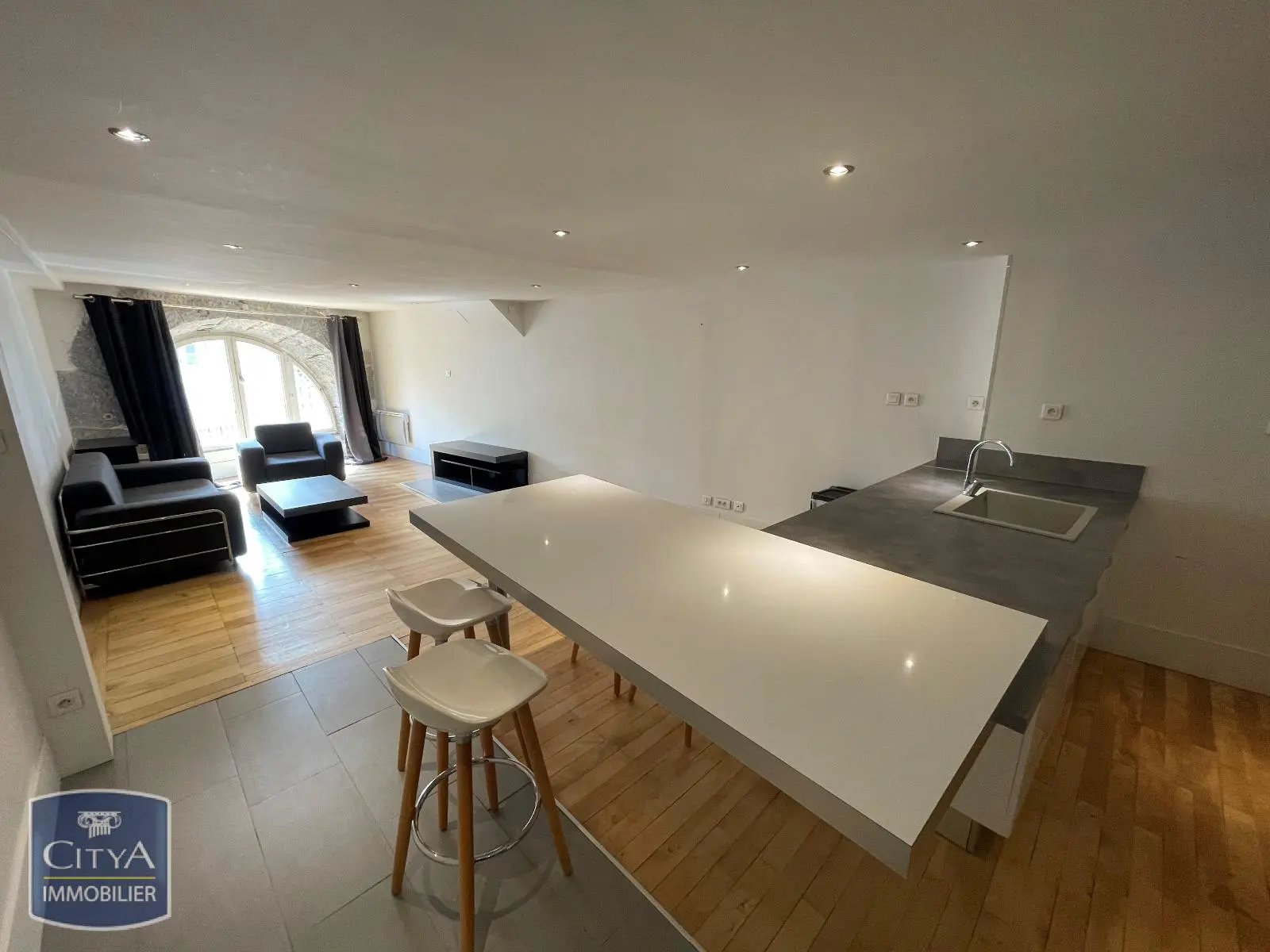 Photo 1 Appartement 2 pièces 60.1m²