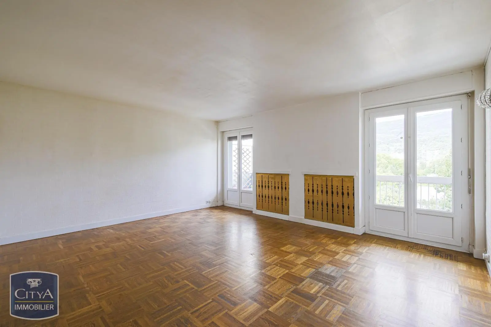 Photo 1 Appartement 5 pièces 119.57m²