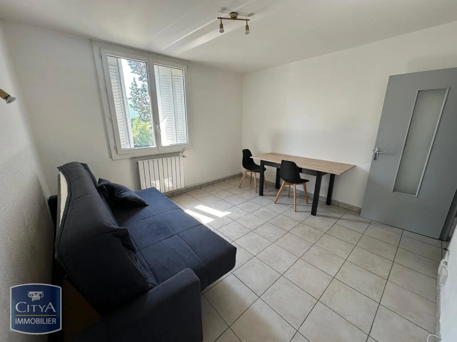 Photo 2 Appartement 1 pièce 28m²