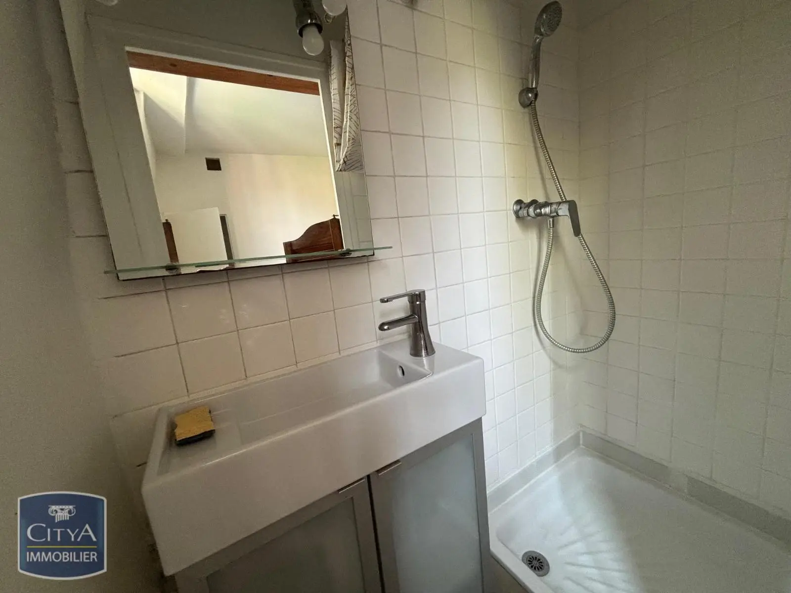 Photo 2 Appartement 1 pièce 14.76m²