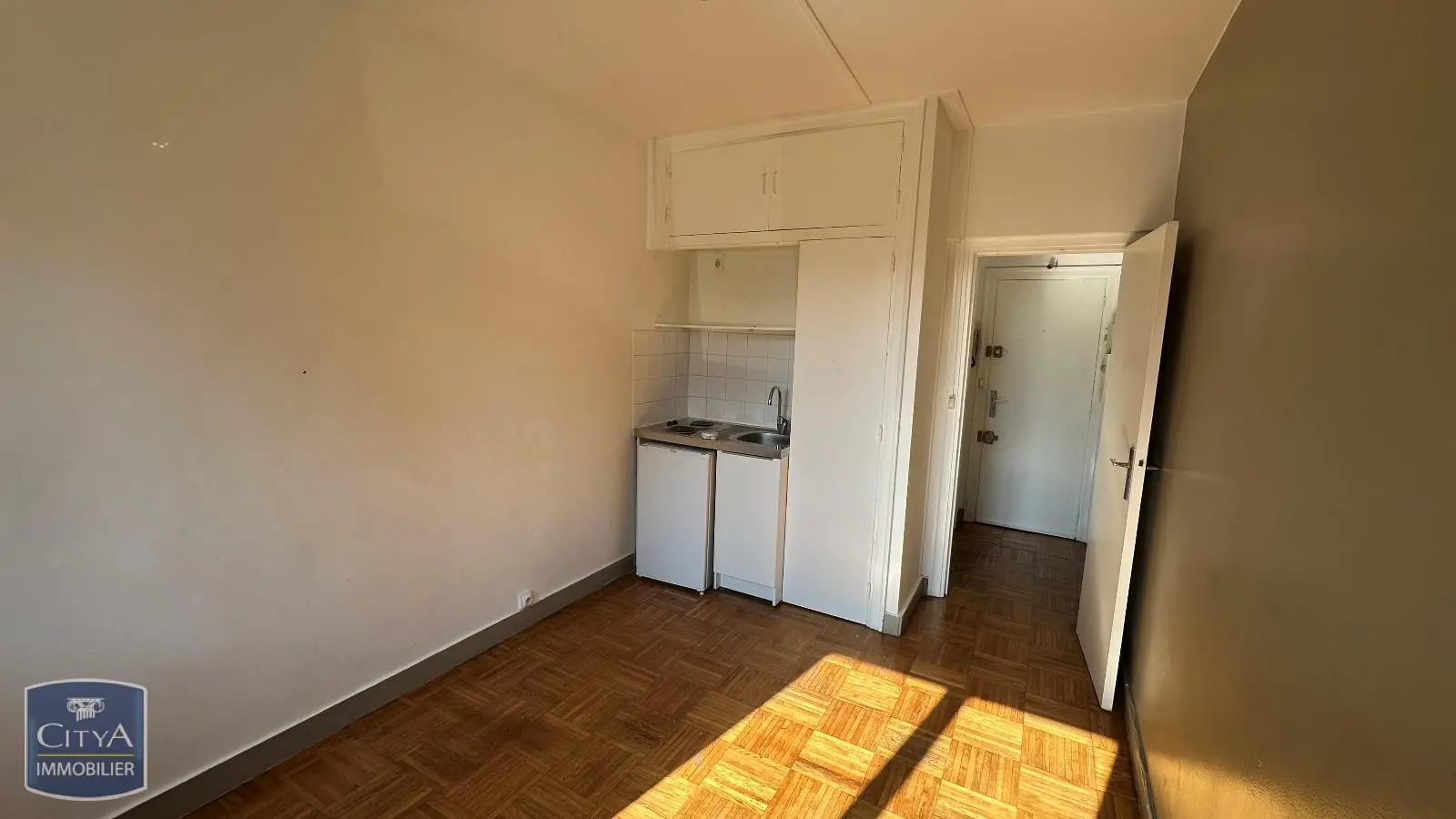 Photo 1 Appartement 1 pièce 13.76m²
