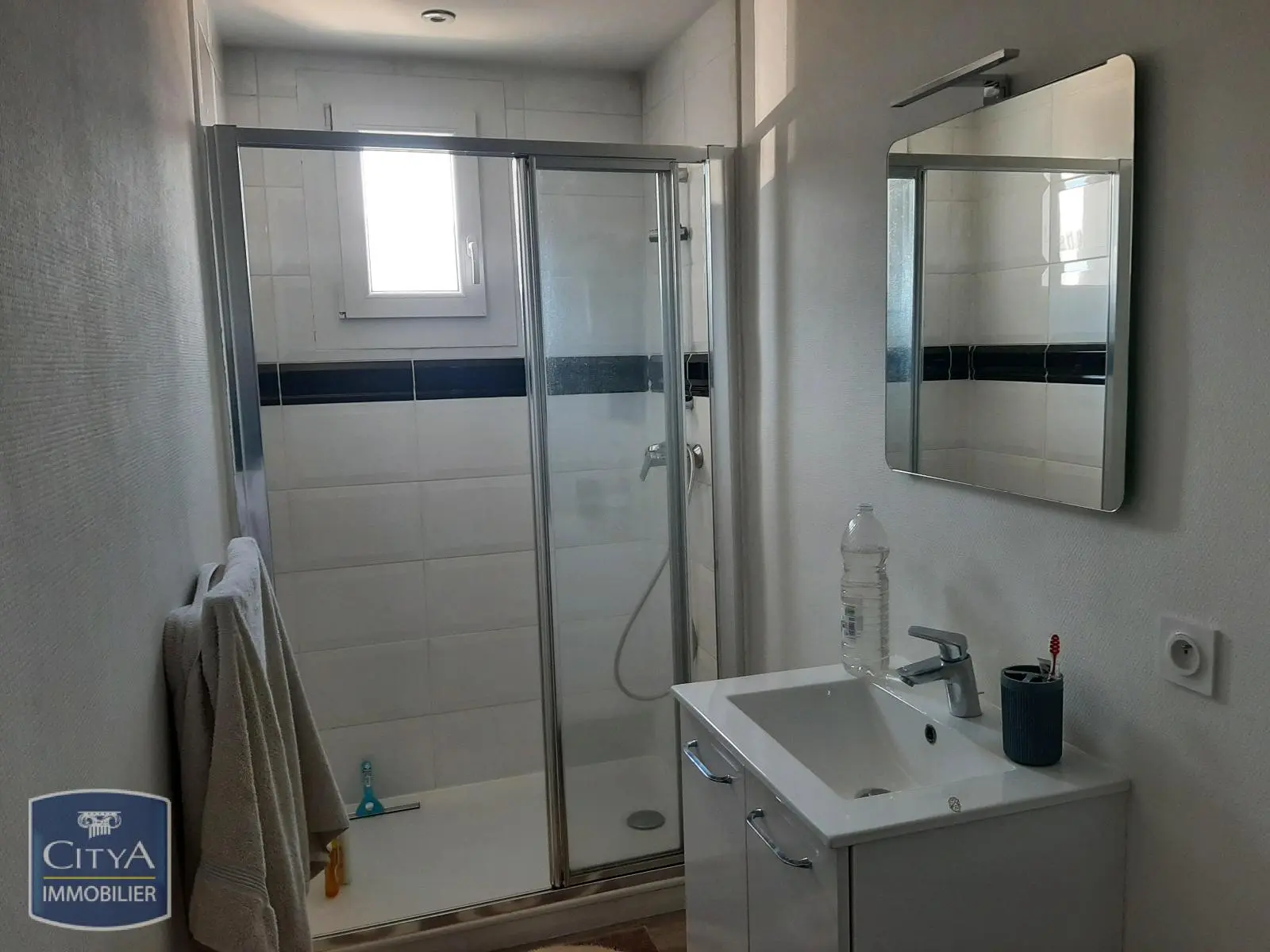 Photo 2 Appartement 1 pièce 24.77m²