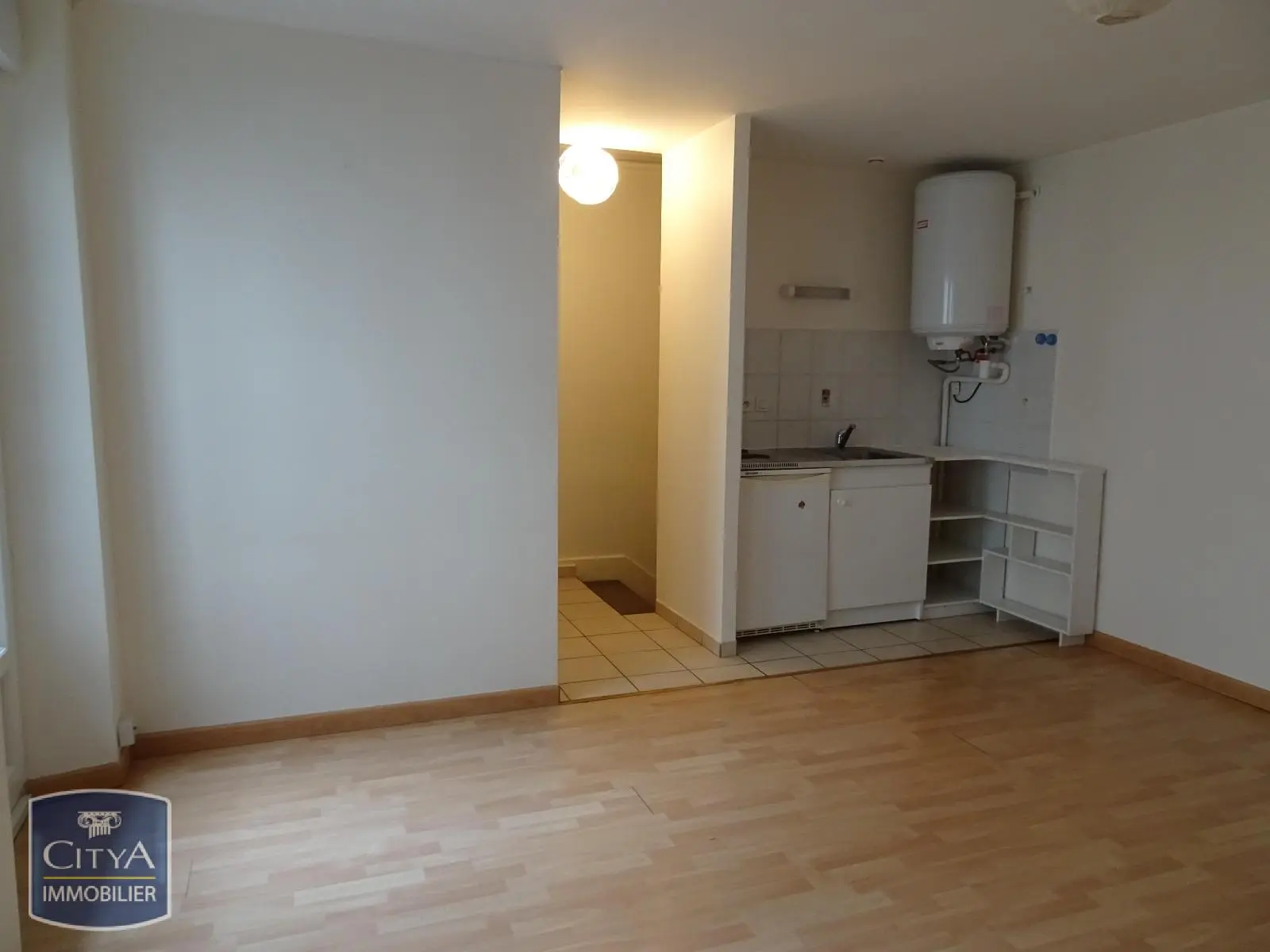 Photo 1 Appartement 1 pièce 23.3m²