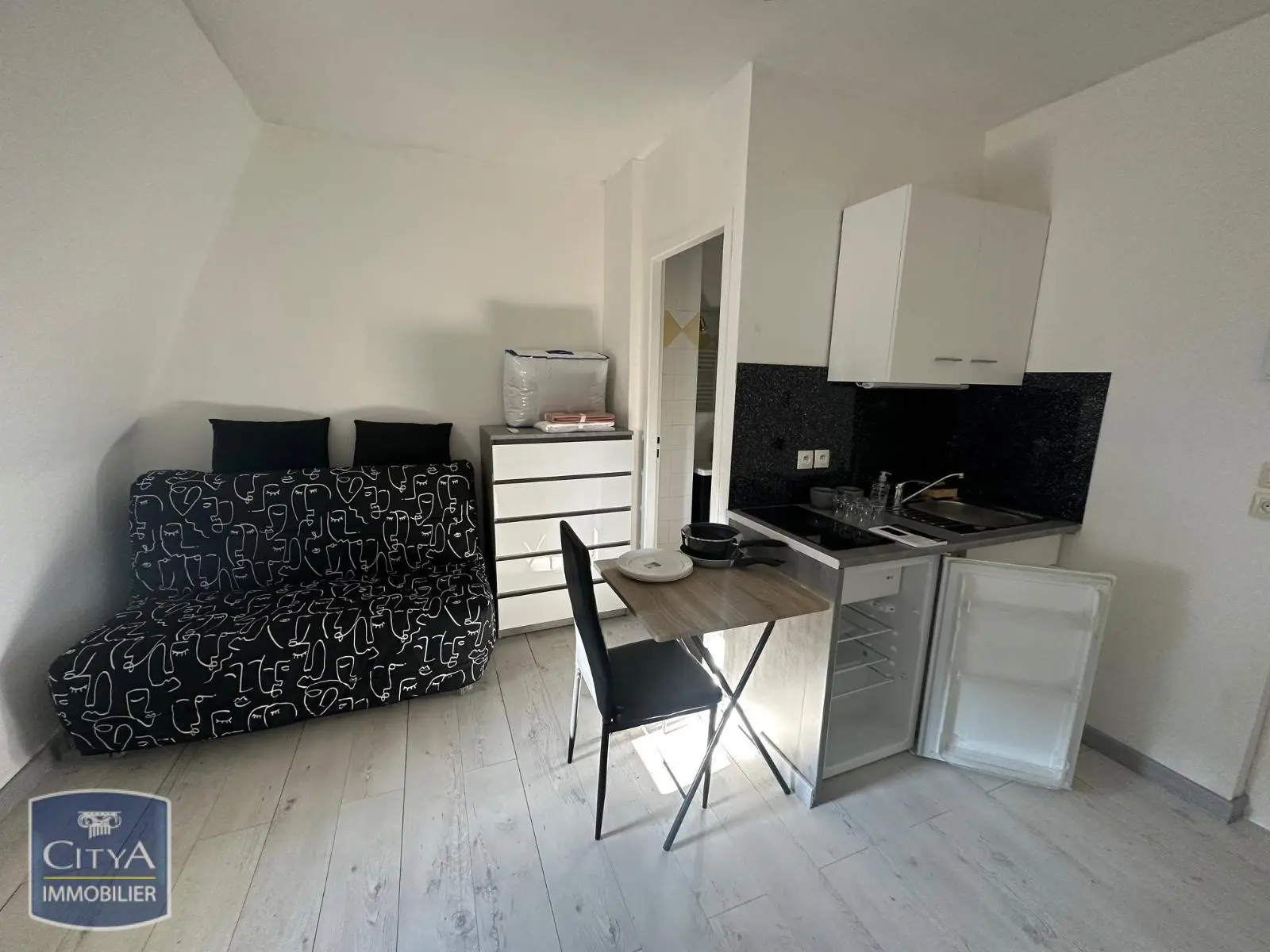 Photo 1 Appartement 1 pièce 13.37m²