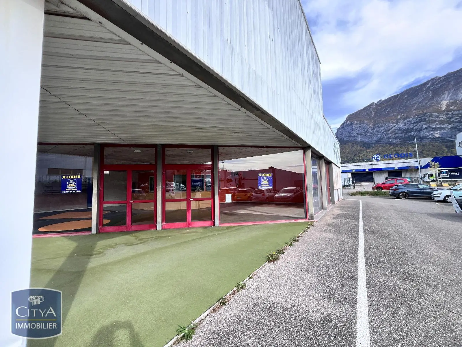 Photo 3 Local Professionnel