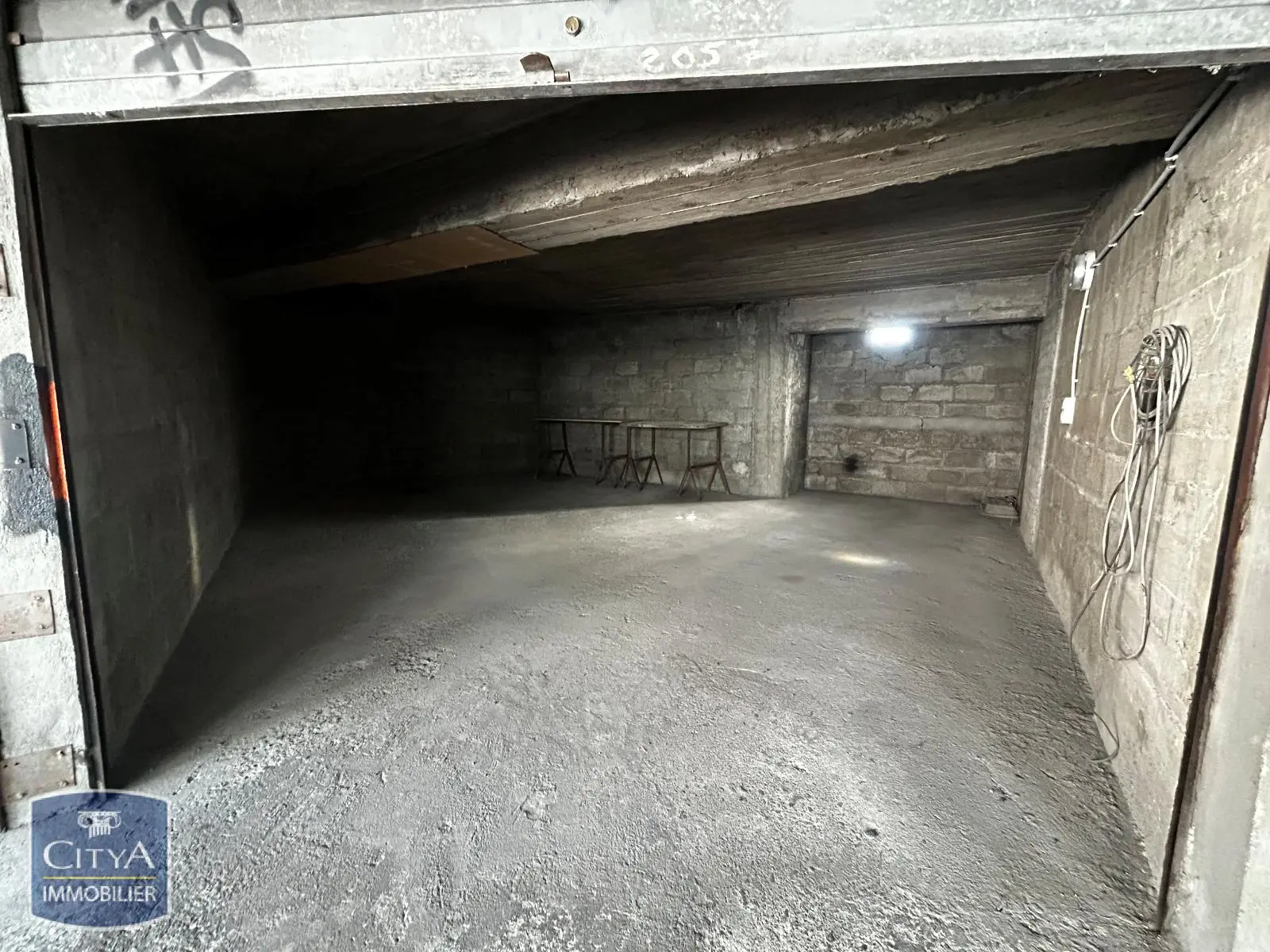 Photo 3 Parking